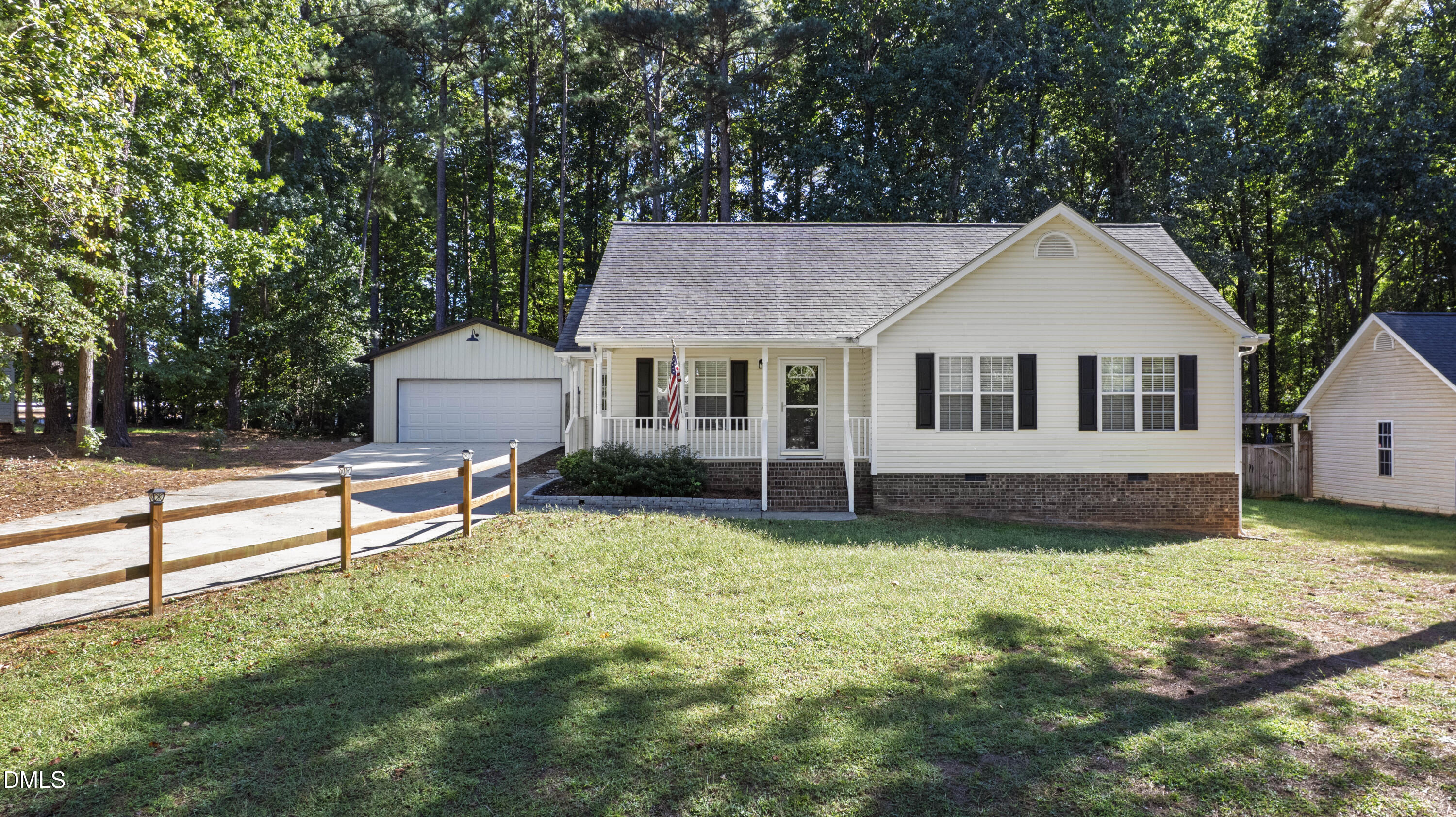 25 Beaver Ridge Drive Property Photo 2