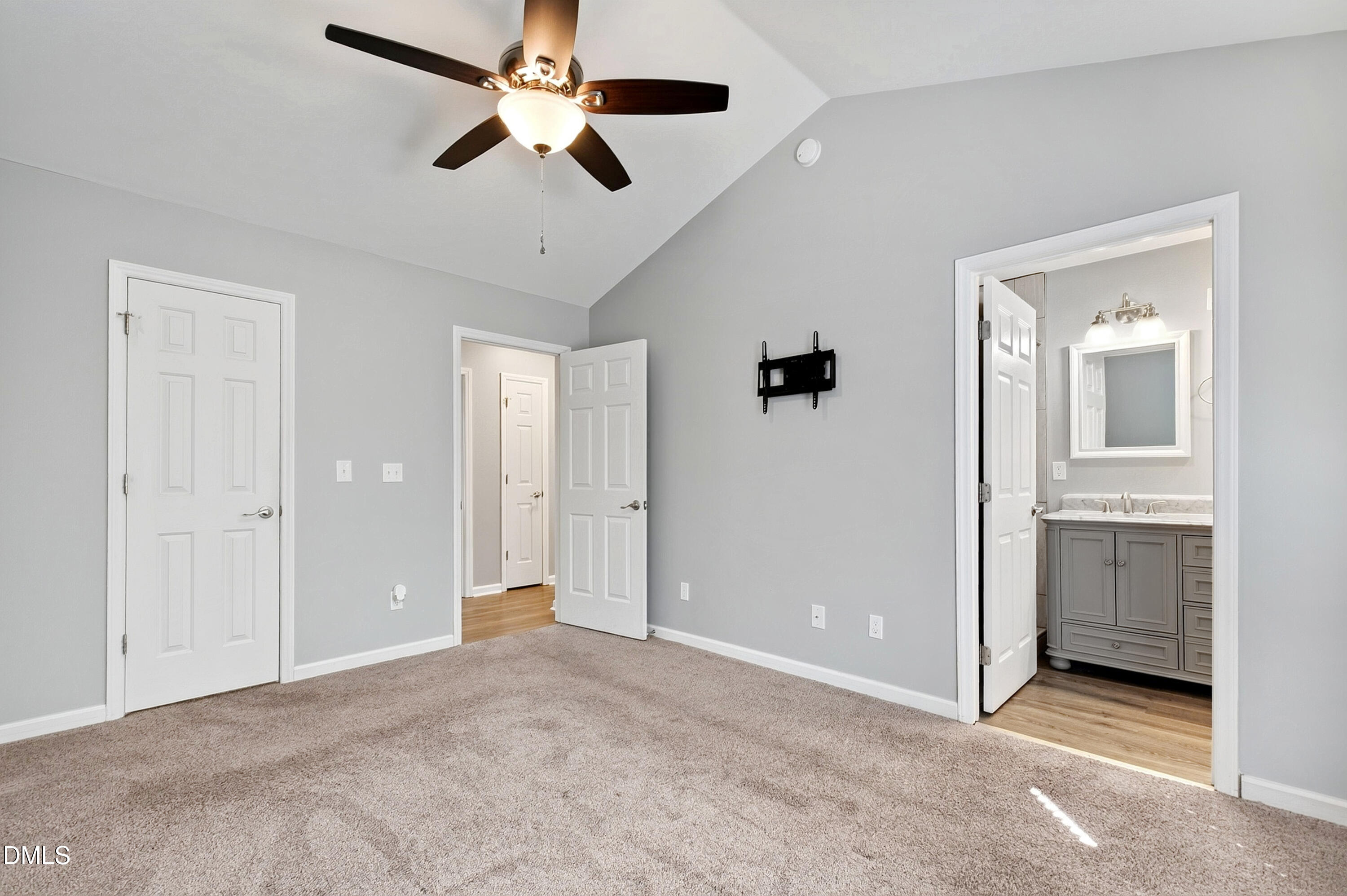 25 Beaver Ridge Drive Property Photo 18