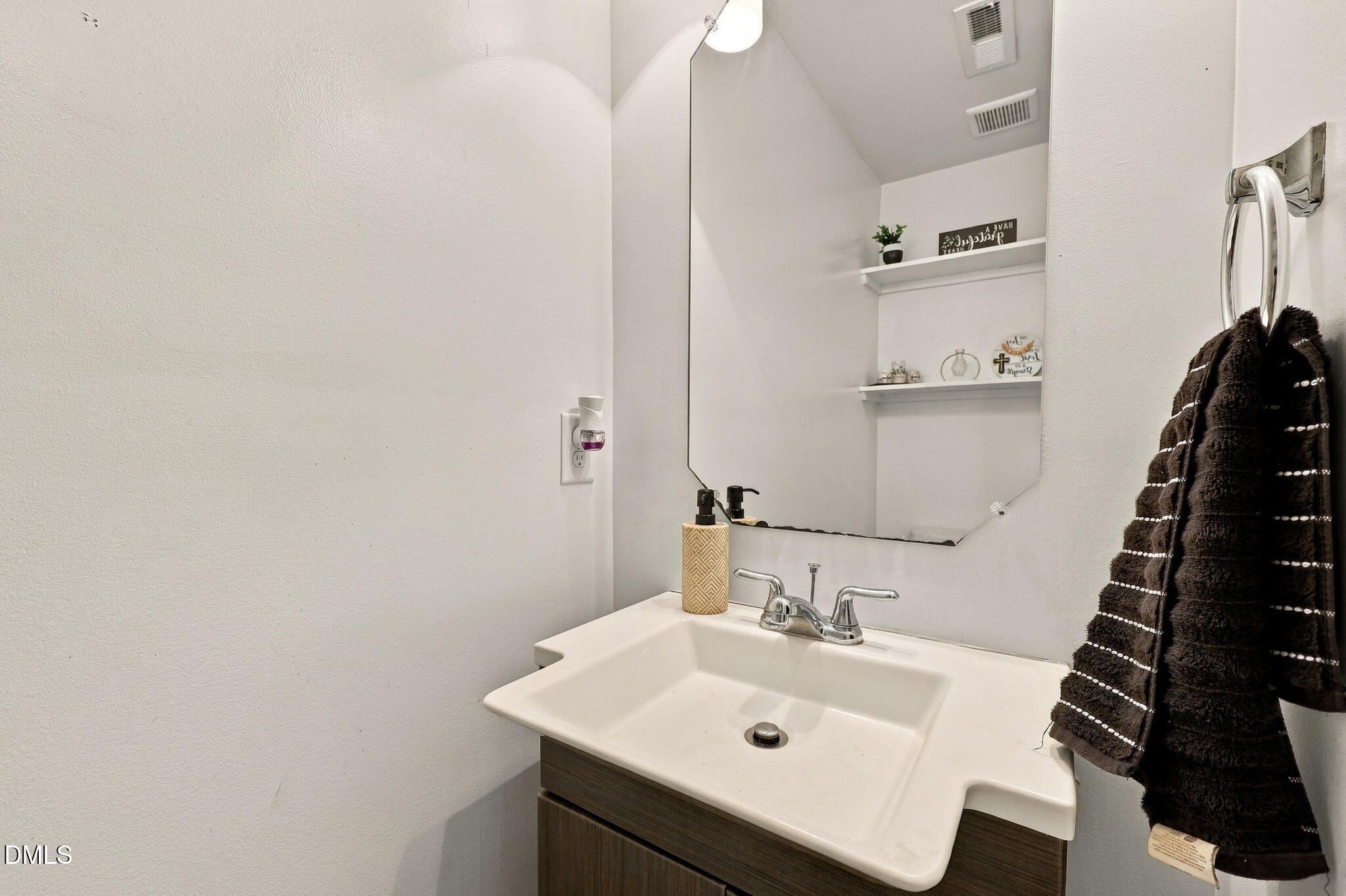 5015 Carnelian Drive Property Photo 14