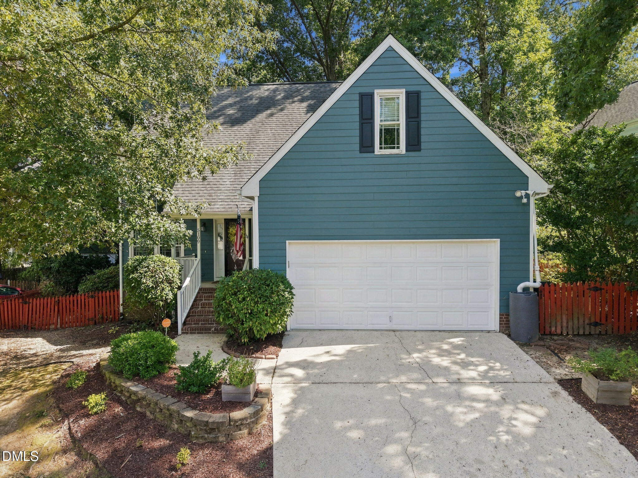 5109 Knightsbridge Way Property Photo 1