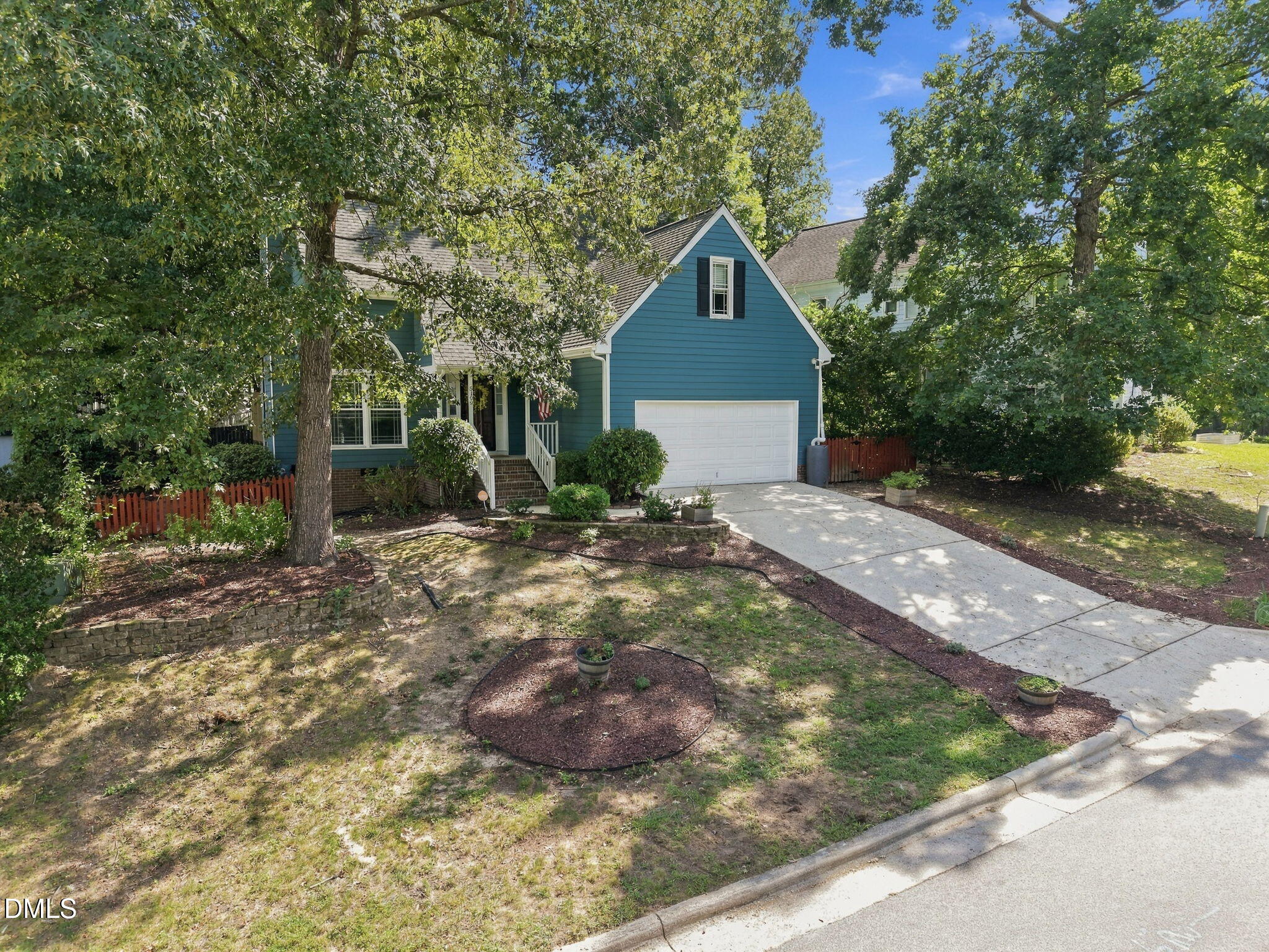 5109 Knightsbridge Way Property Photo 2