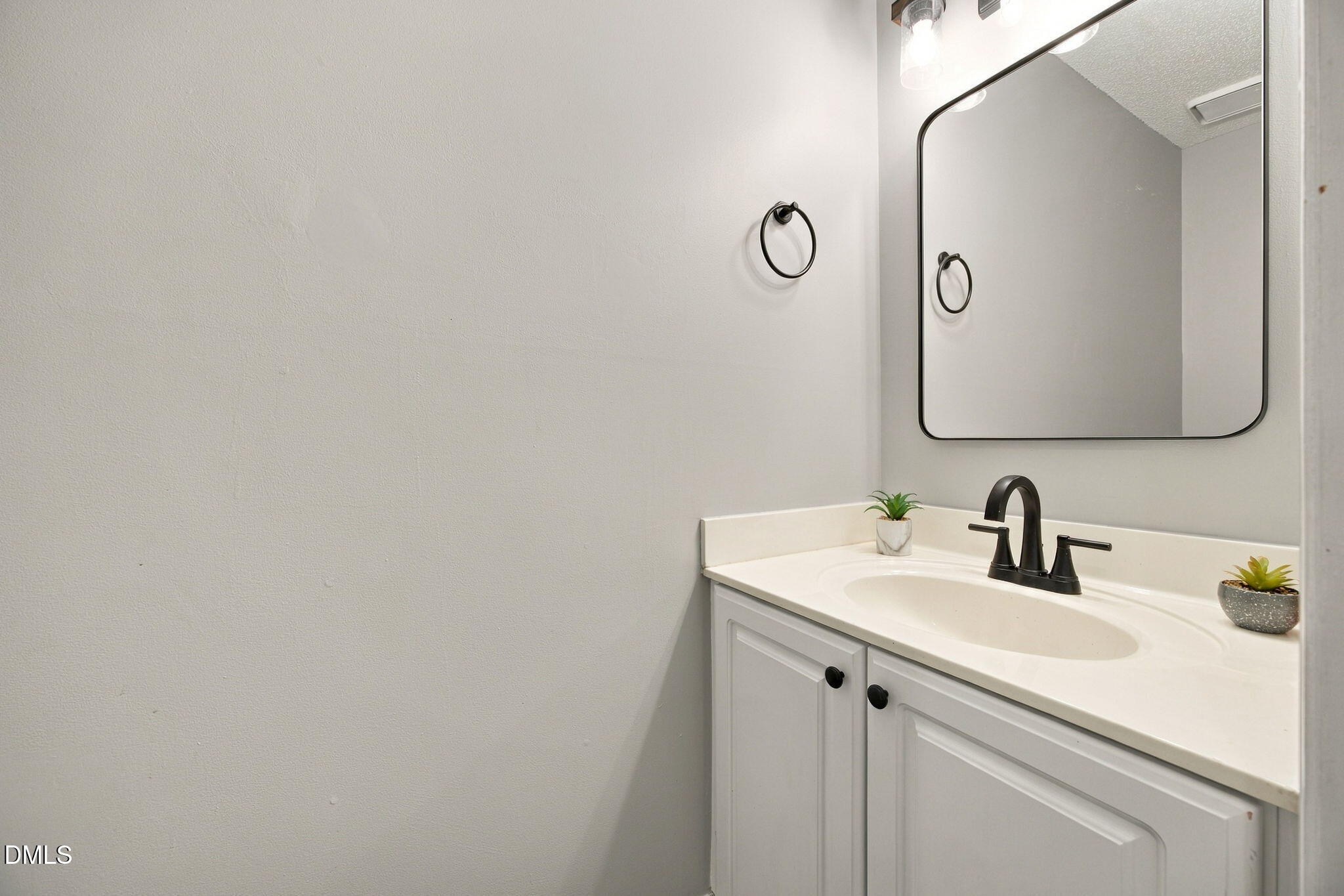 5109 Knightsbridge Way Property Photo 24