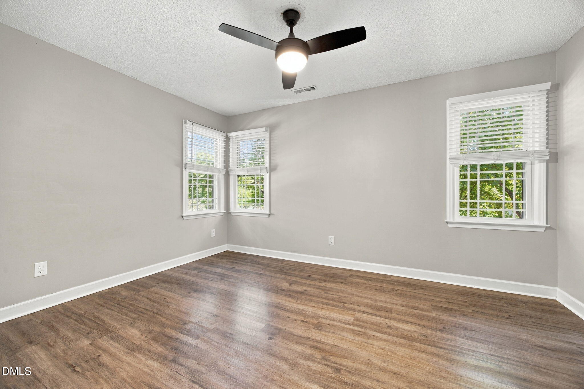 5109 Knightsbridge Way Property Photo 25