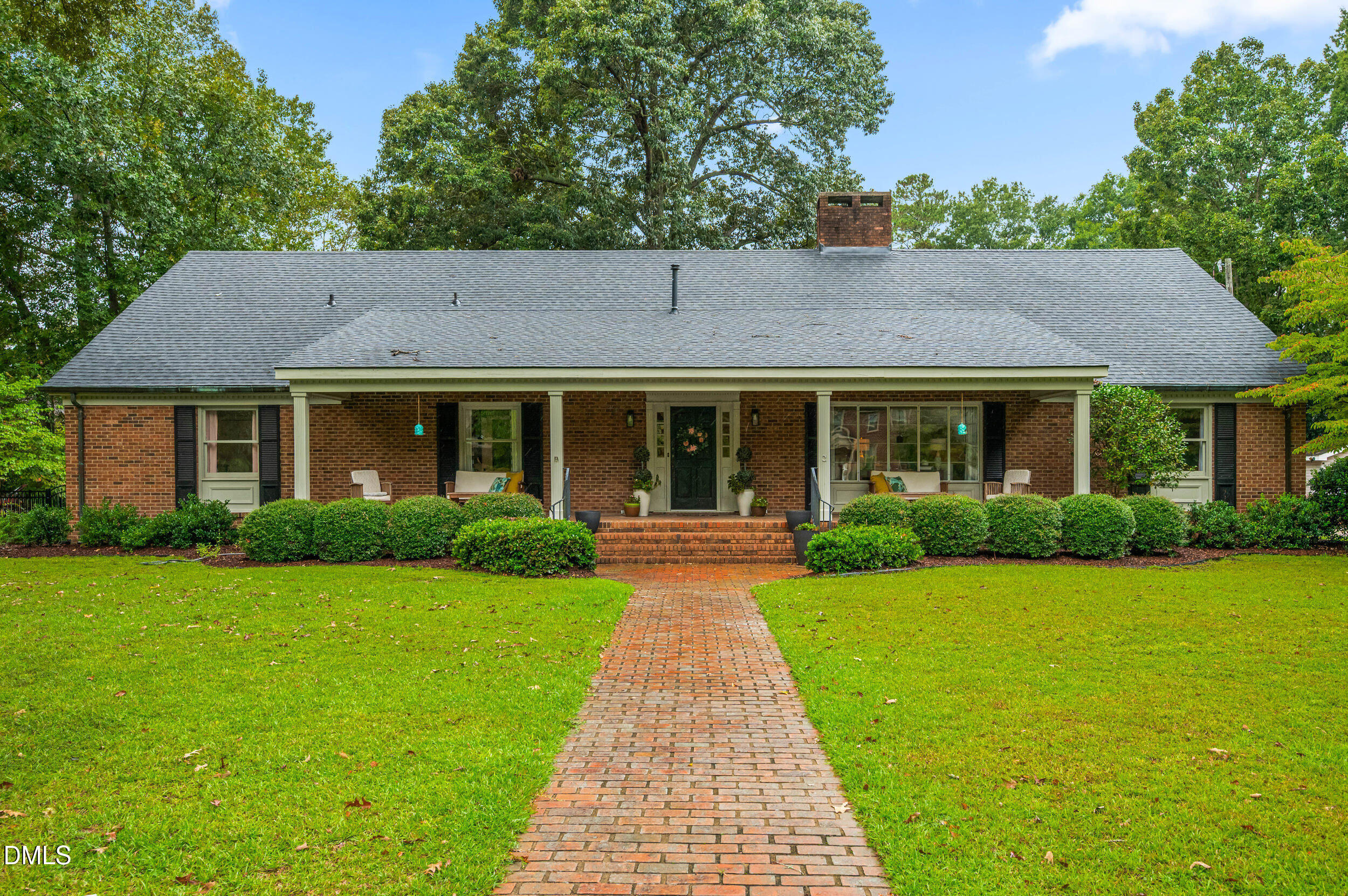 1110 Chestnut Drive Property Photo 1