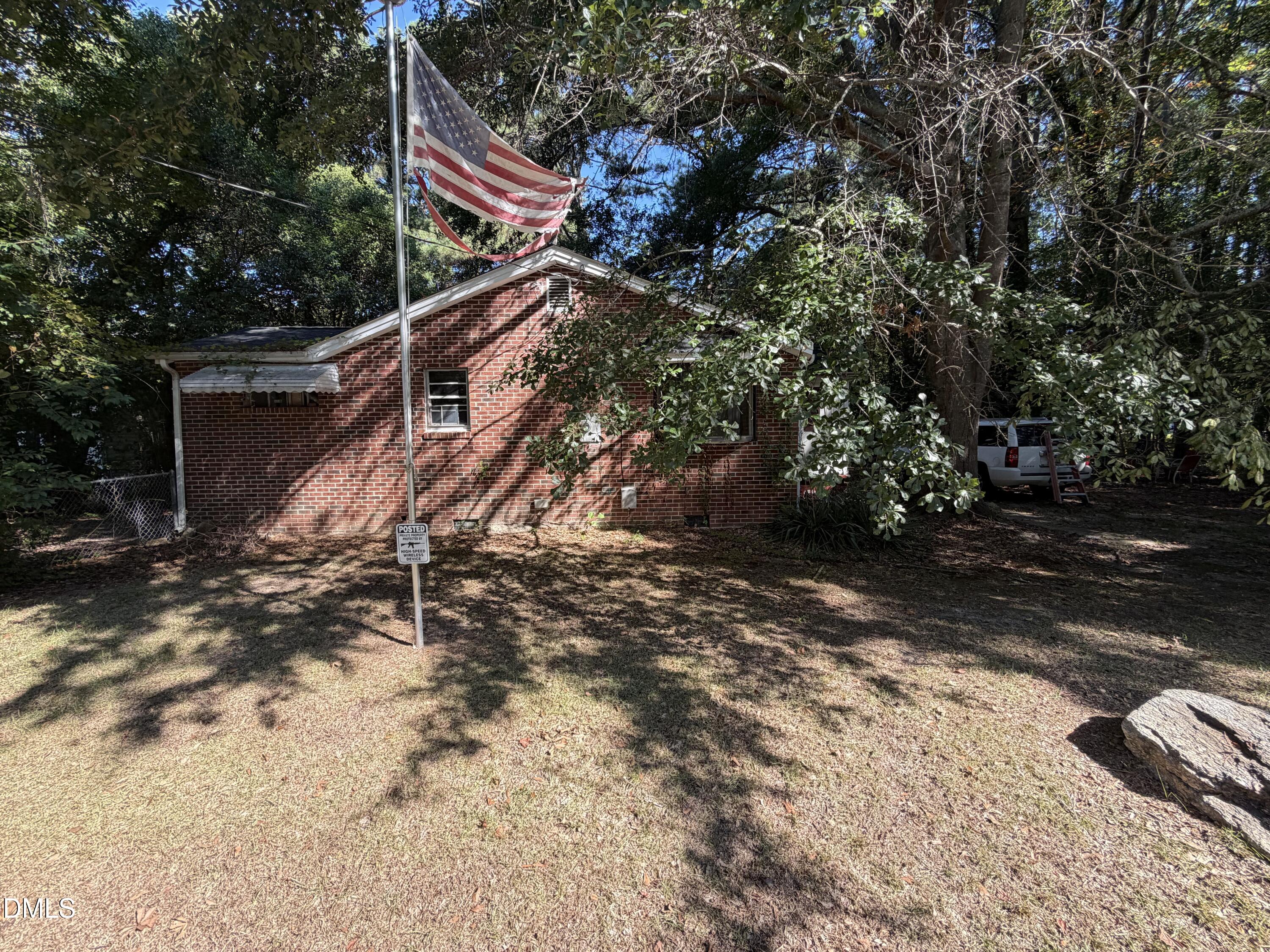 1502 Axum Road Property Photo 5