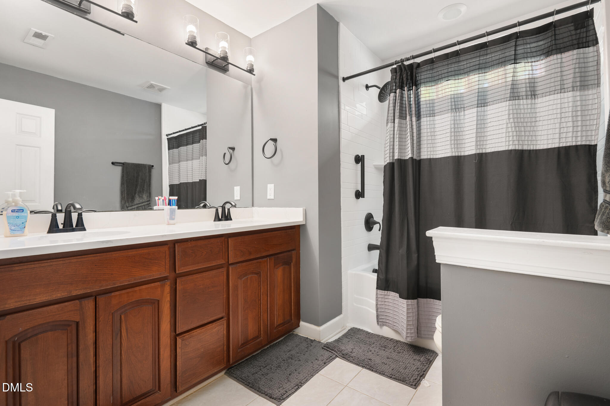 5117 Black Diamond Court Property Photo 32