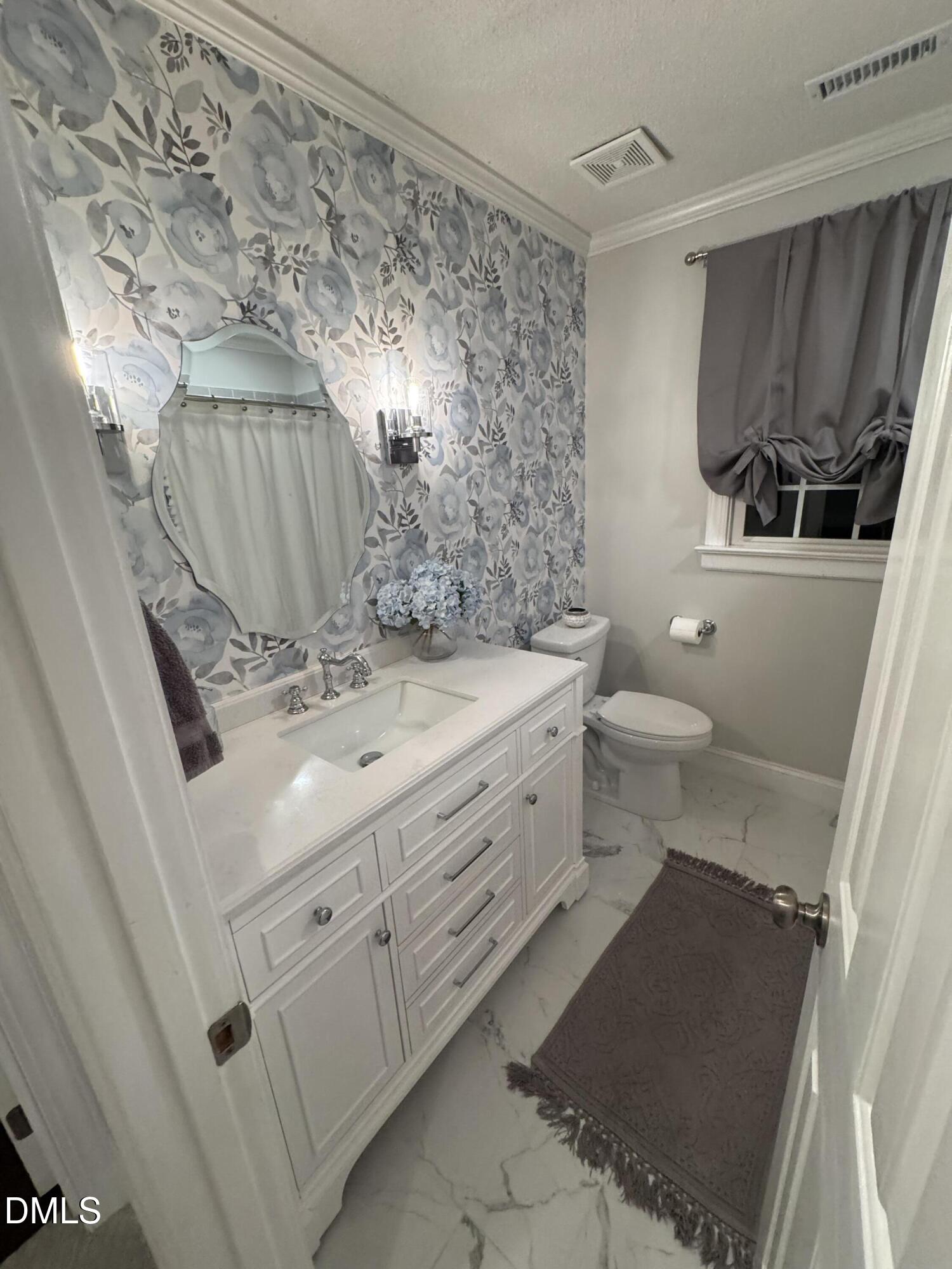 1812 Thorpshire Drive Property Photo 3