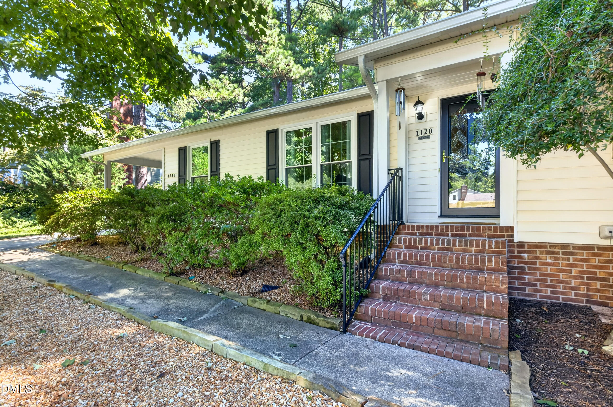 1120 Balmoral Drive Property Photo 1