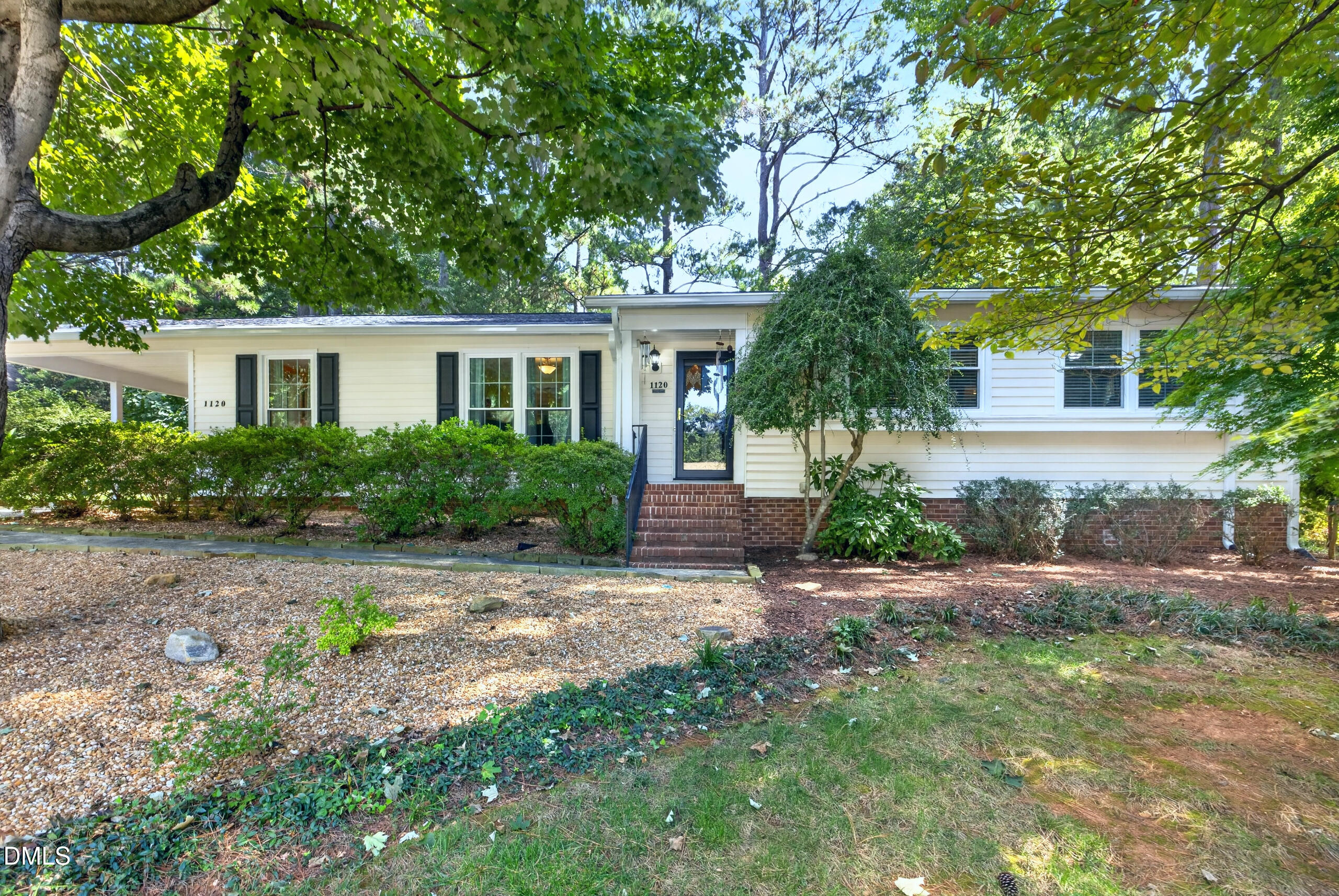 1120 Balmoral Drive Property Photo 1
