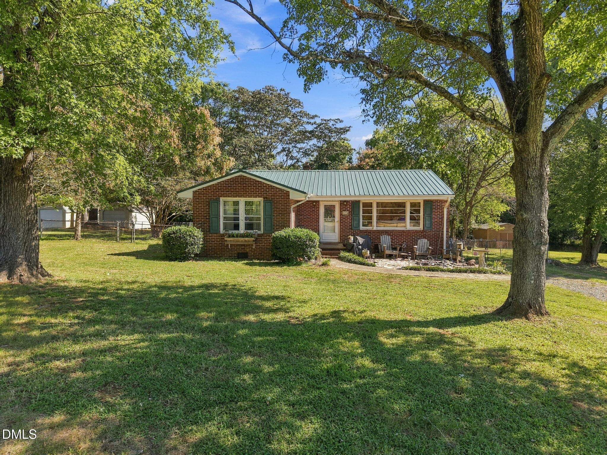 1616 Riverside Drive Property Photo 1