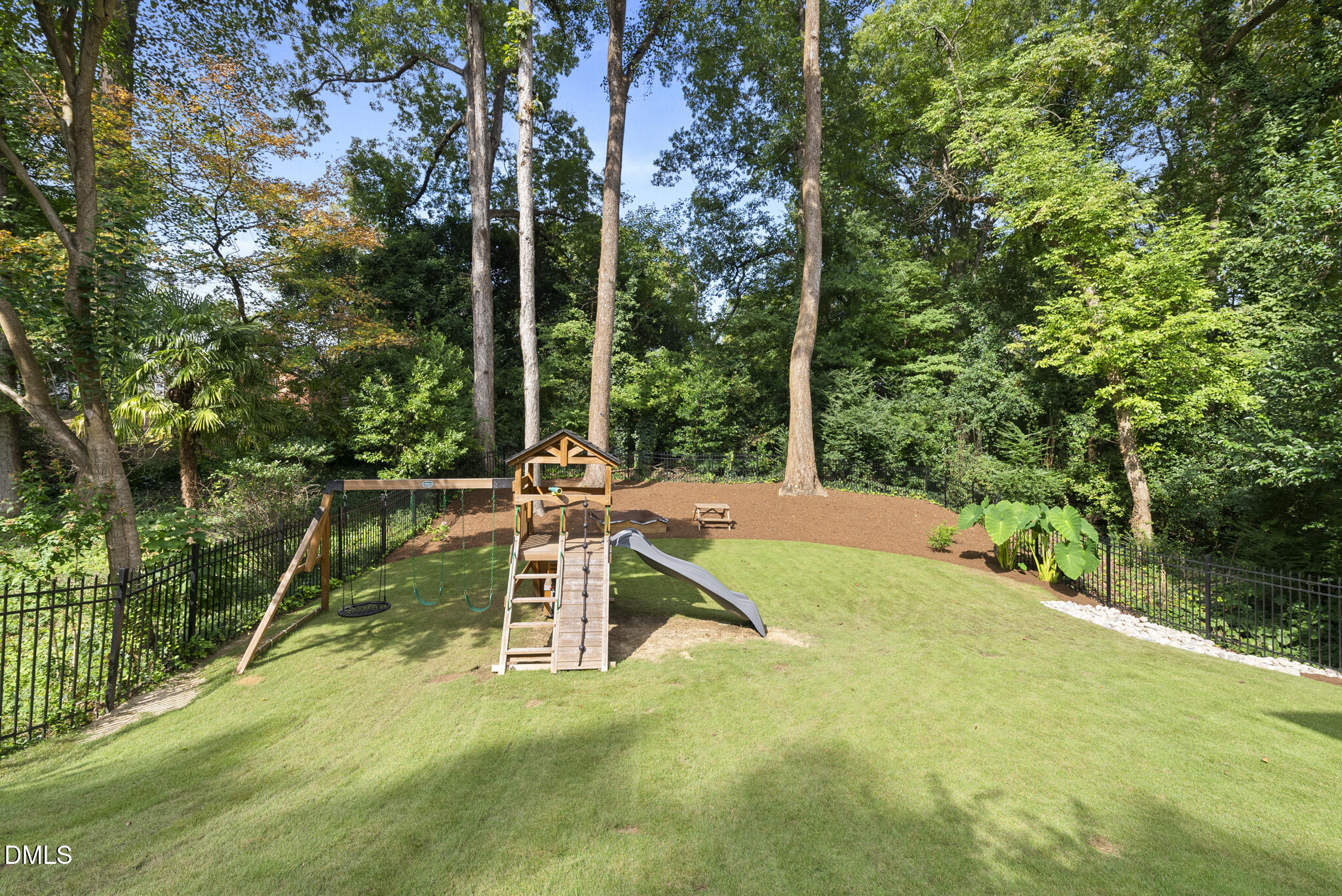 2720 Van Dyke Avenue Property Photo 36