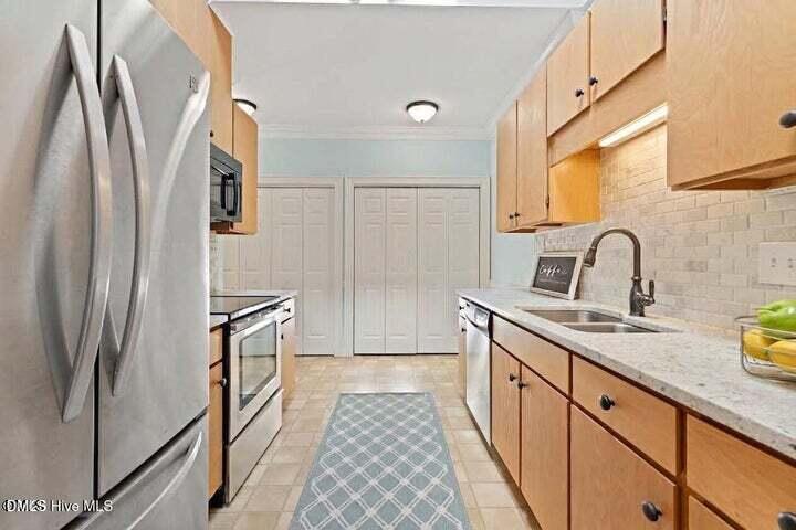8407 Wycombe Lane Property Photo 6
