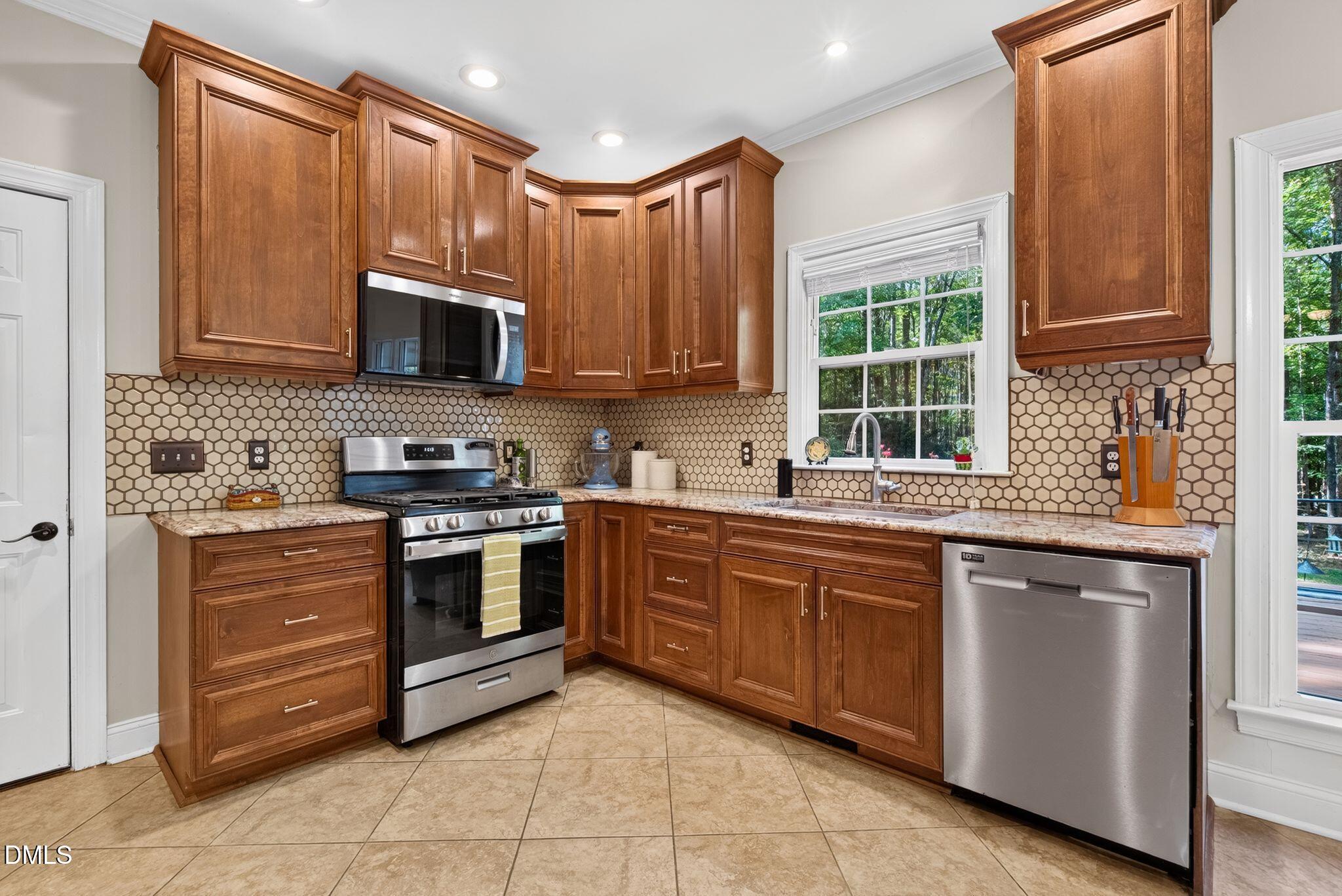 567 Timberknoll Lane Property Photo 4