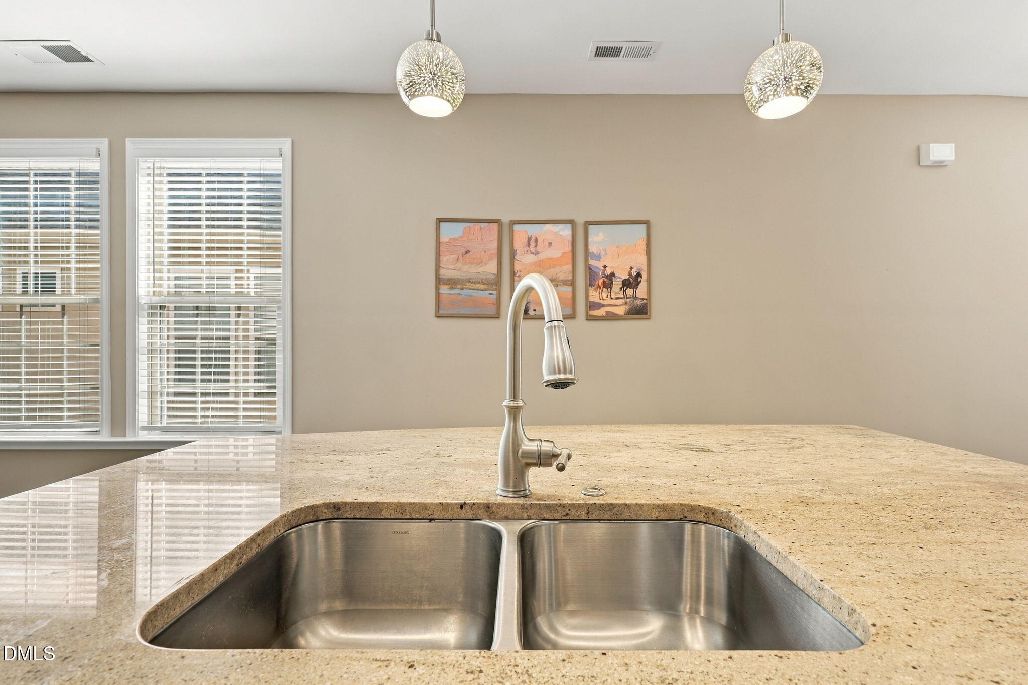 1033 Cuthbert Lane Property Photo 7