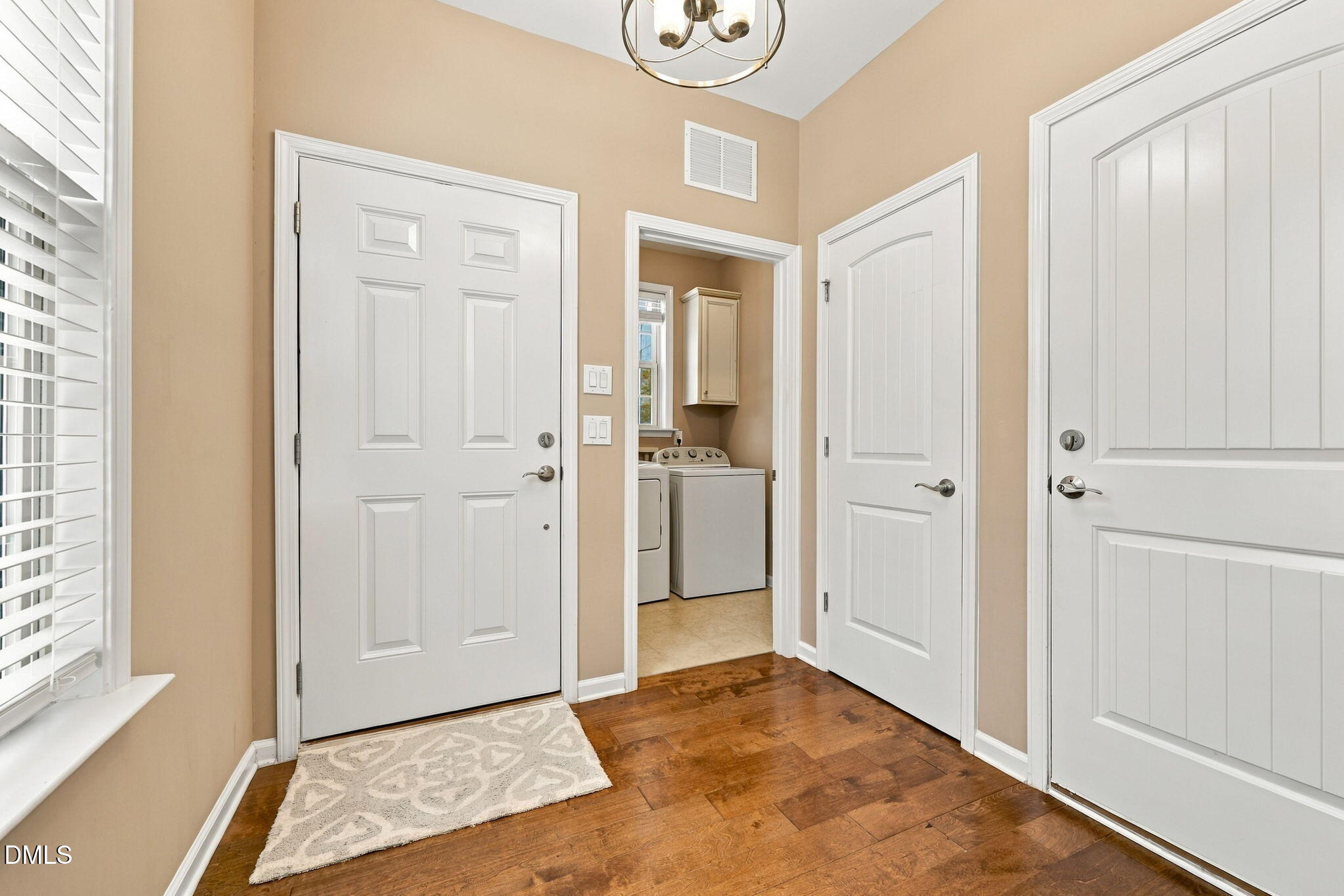 1033 Cuthbert Lane Property Photo 9