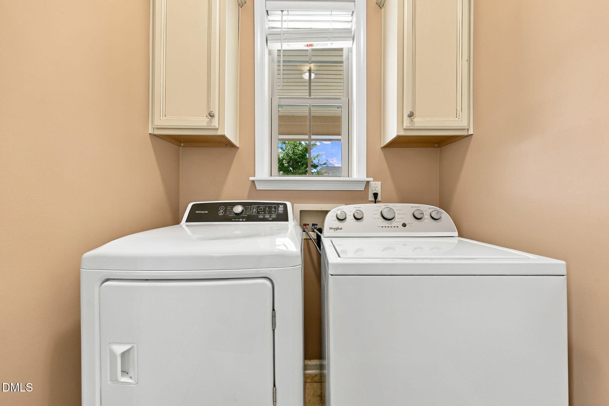 1033 Cuthbert Lane Property Photo 10