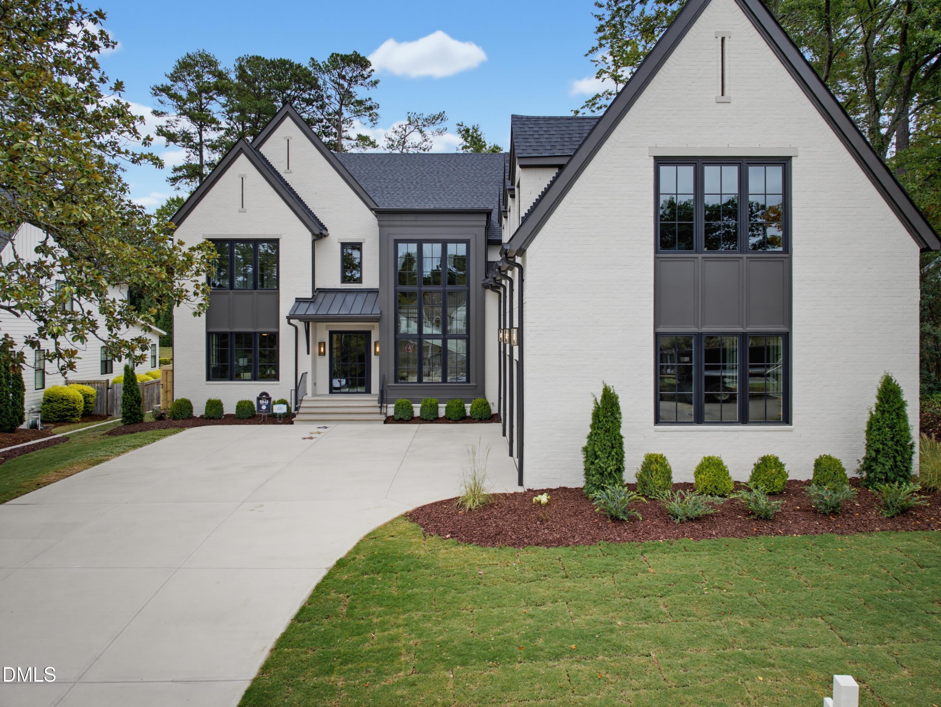 5042 Langley Circle Property Photo 1