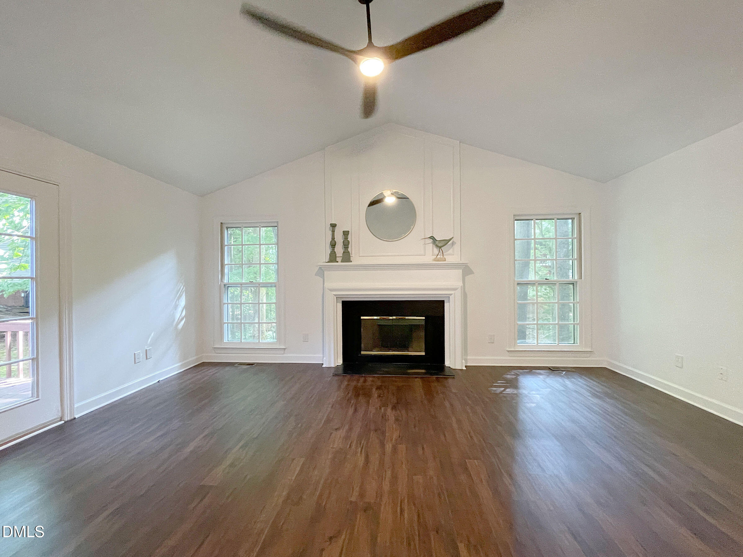 102 Hunters Crossing Property Photo 14