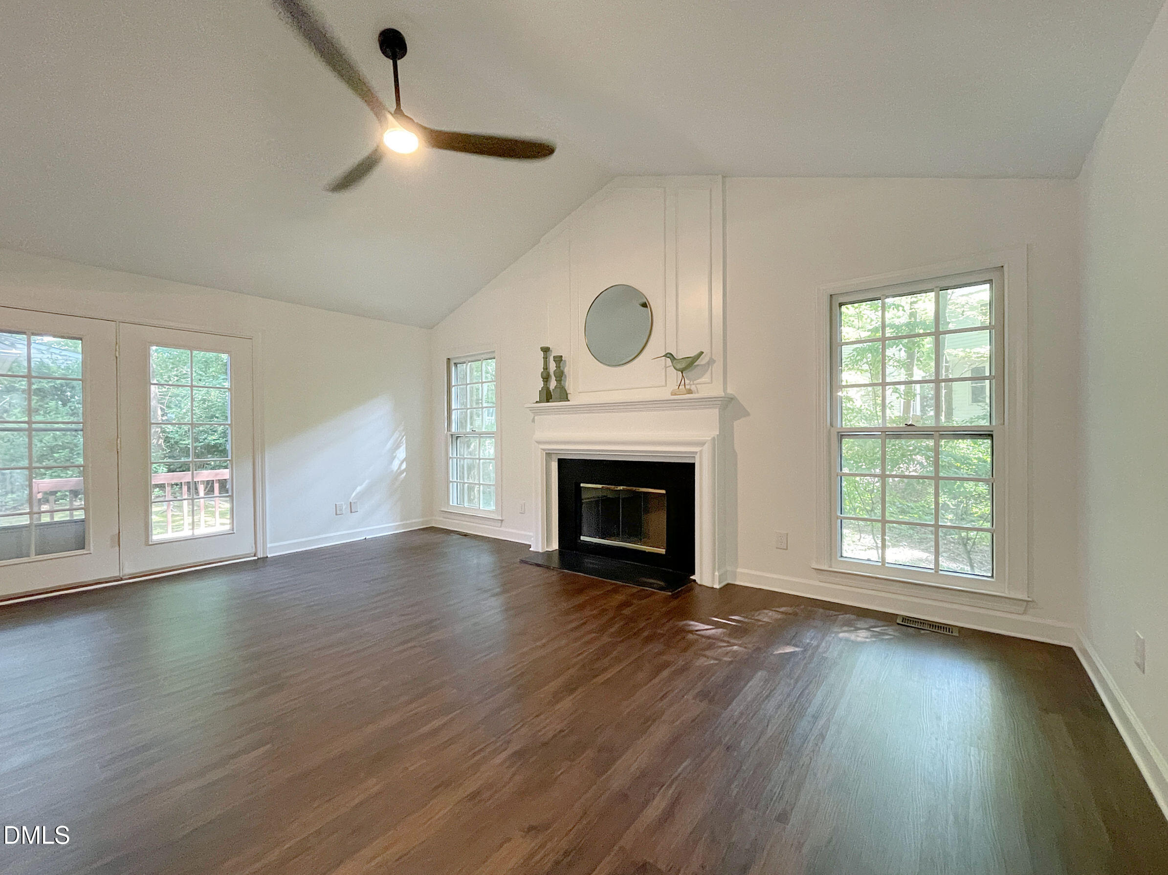 102 Hunters Crossing Property Photo 15