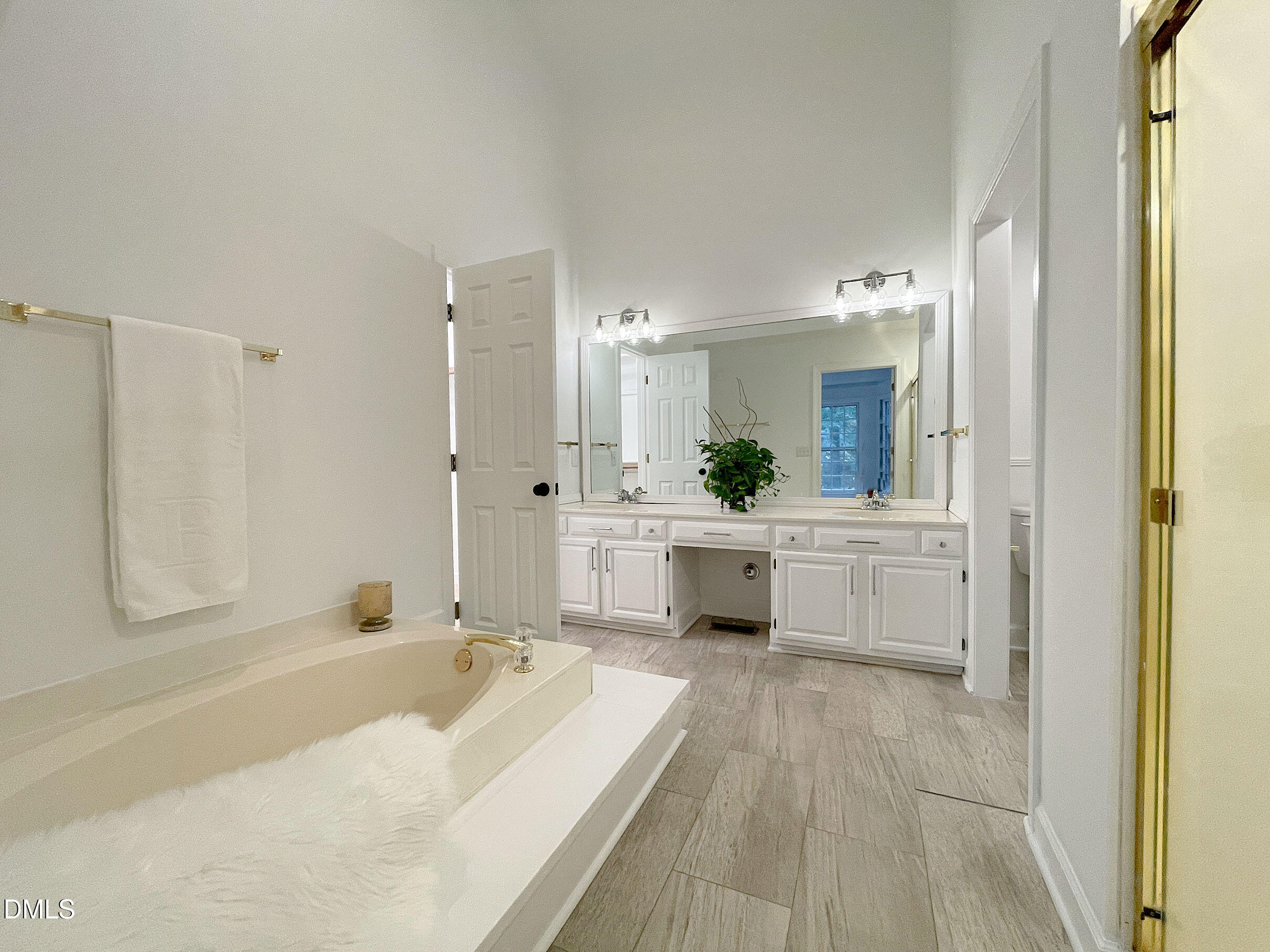 102 Hunters Crossing Property Photo 18