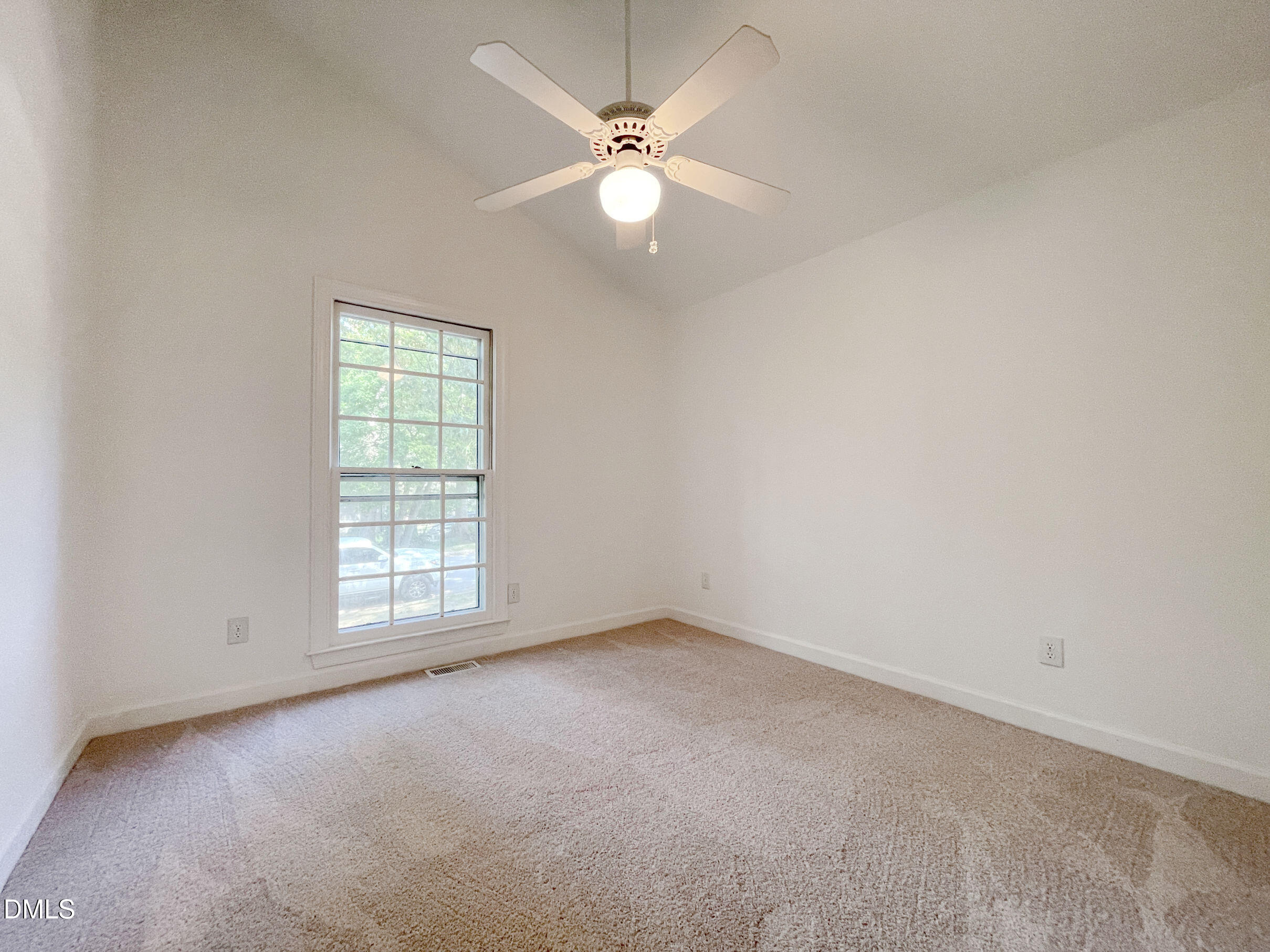 102 Hunters Crossing Property Photo 21