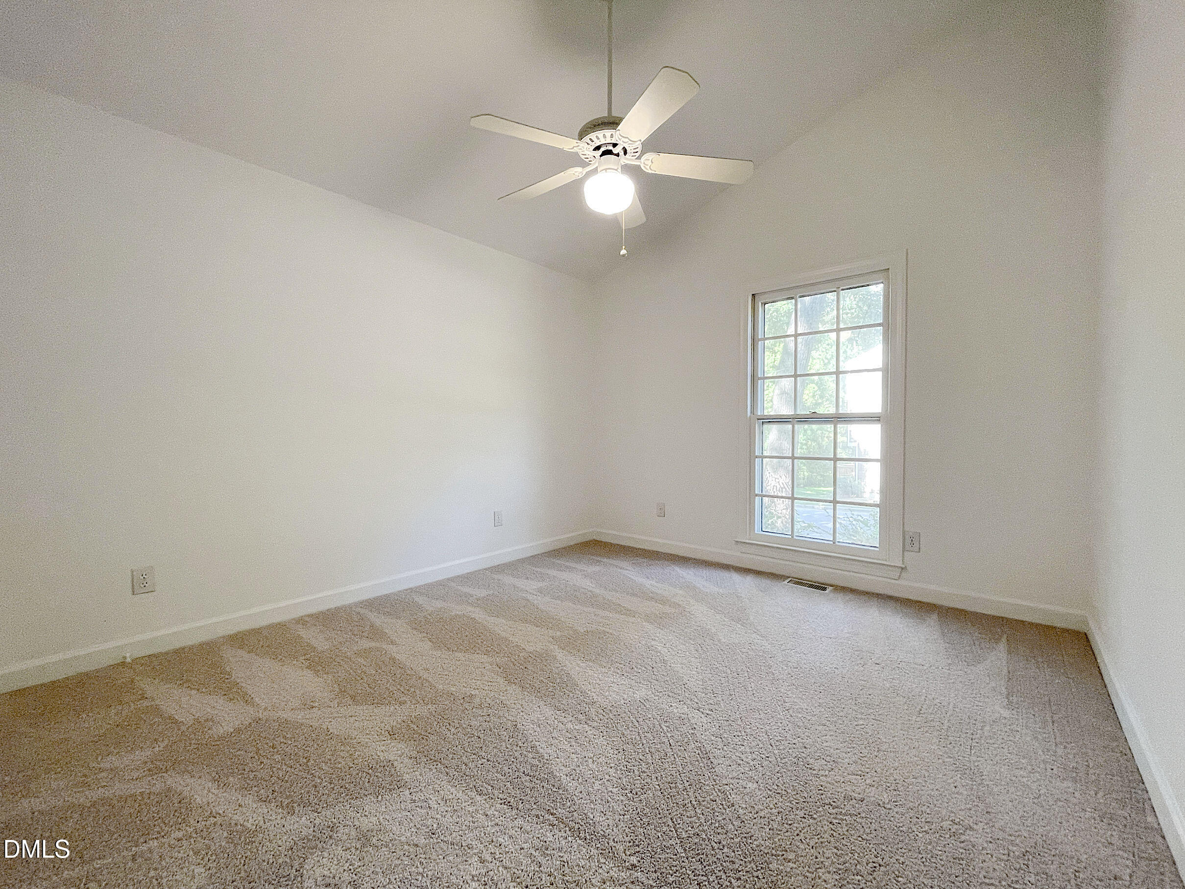 102 Hunters Crossing Property Photo 23