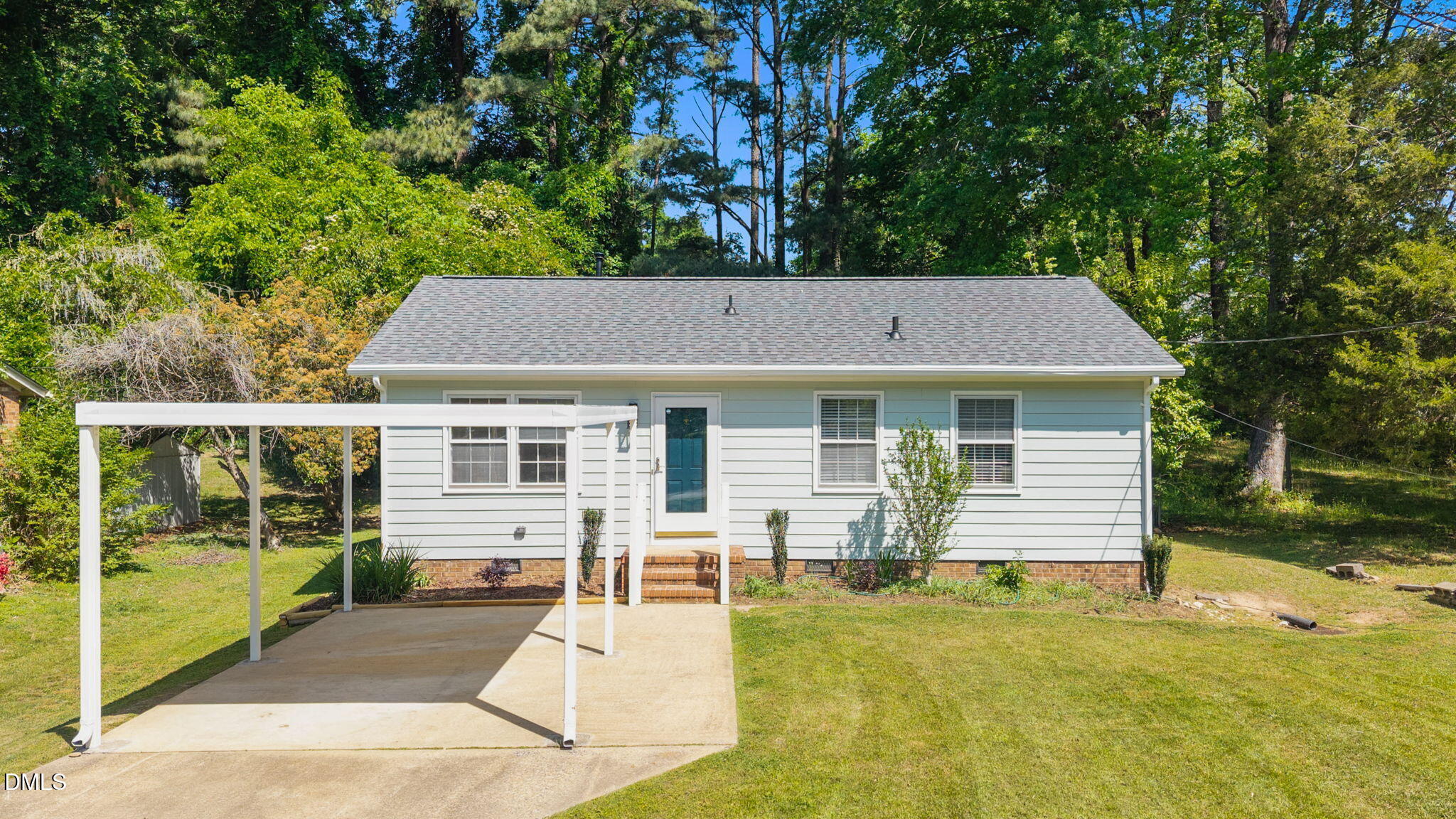 105 E Murray Avenue Property Photo 1