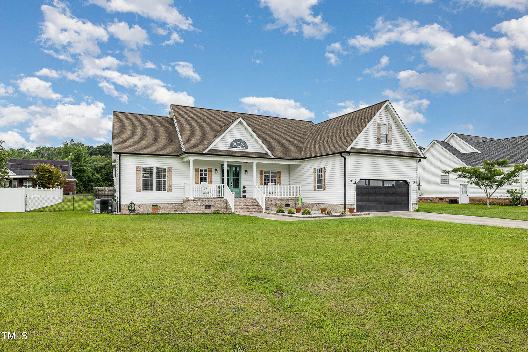 305 Maddux Drive Property Photo 1