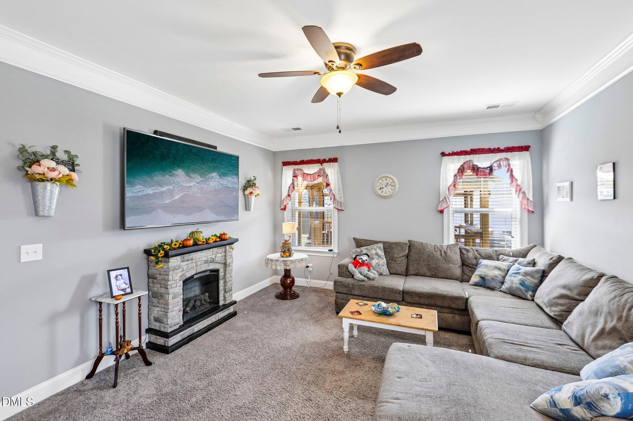 98 Kingsly Drive Property Photo 4