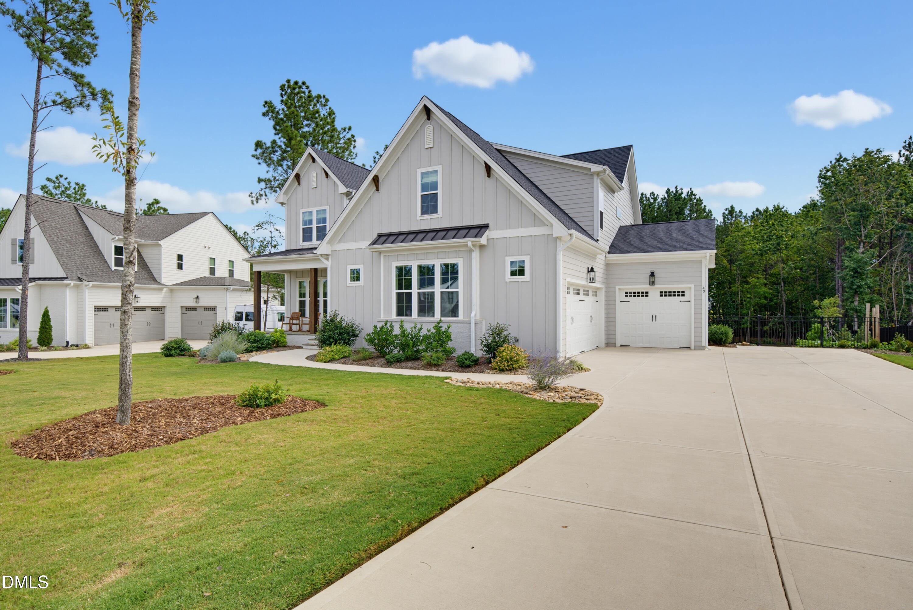 40 Spanish Oak Drive Property Photo 3