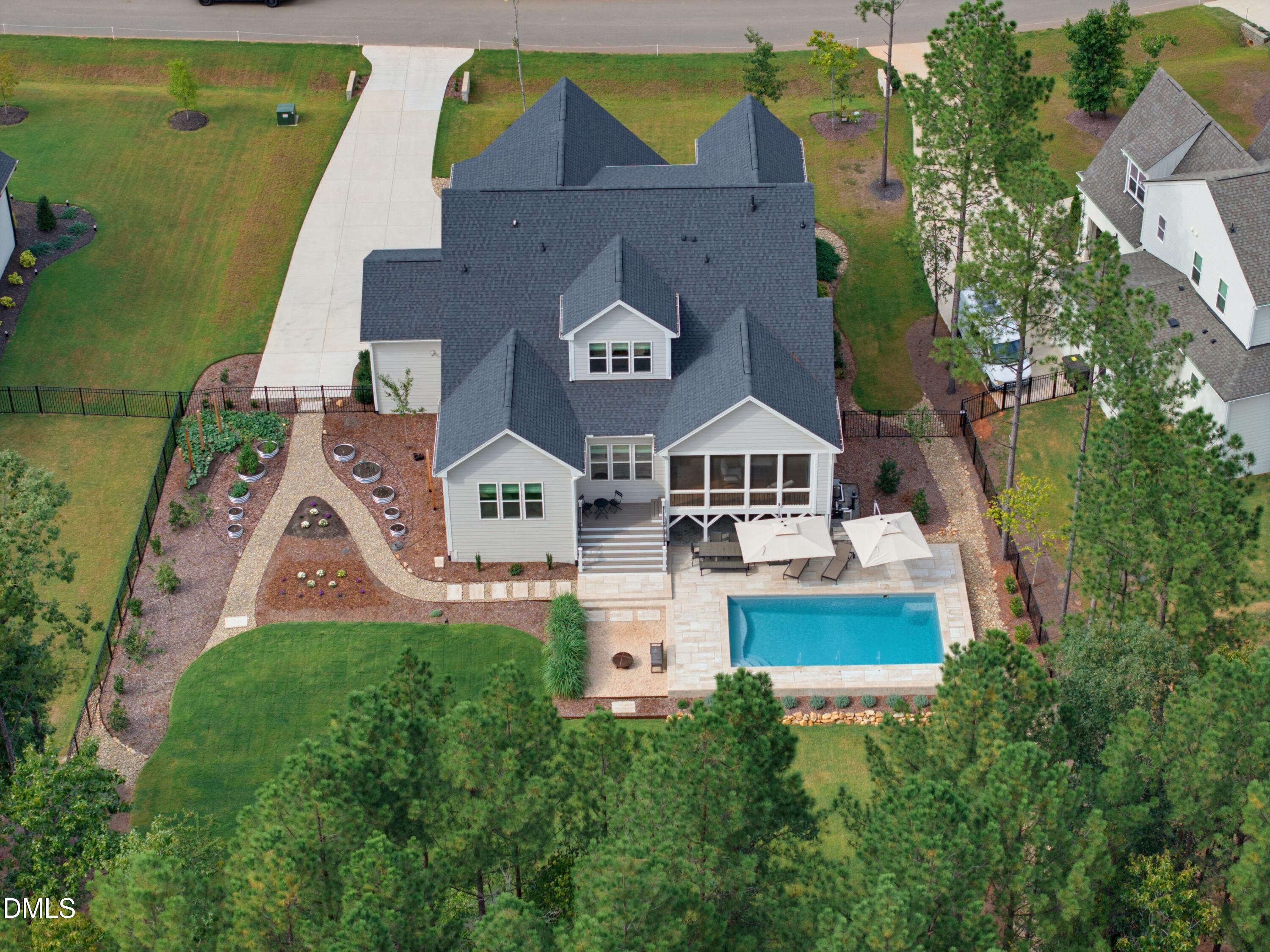 40 Spanish Oak Drive Property Photo 5