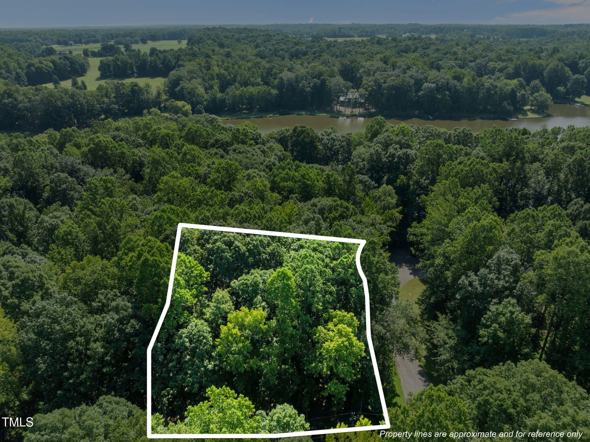 605 Canotage Court Property Photo 1