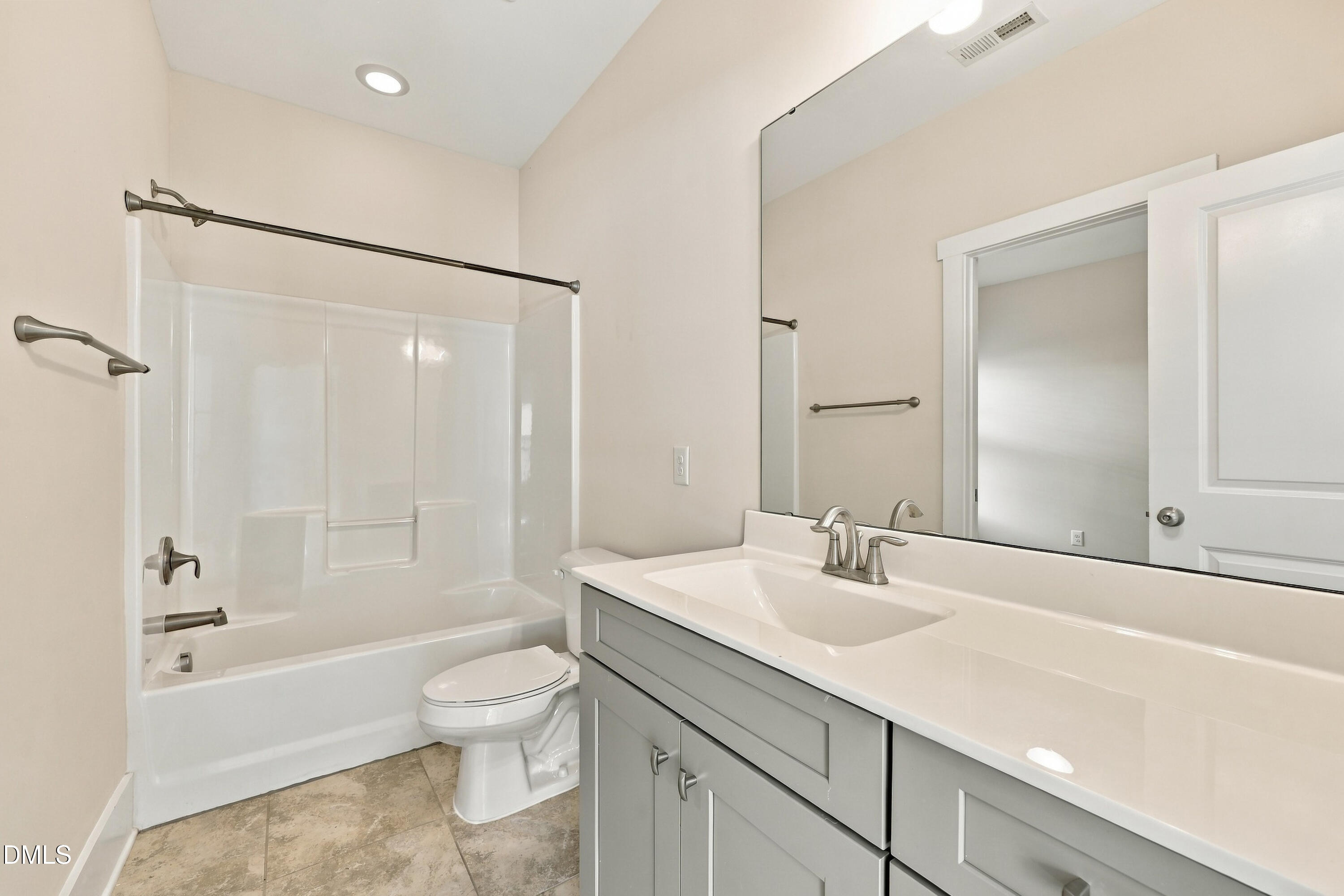 5329 Forsyth Park Street Property Photo 16