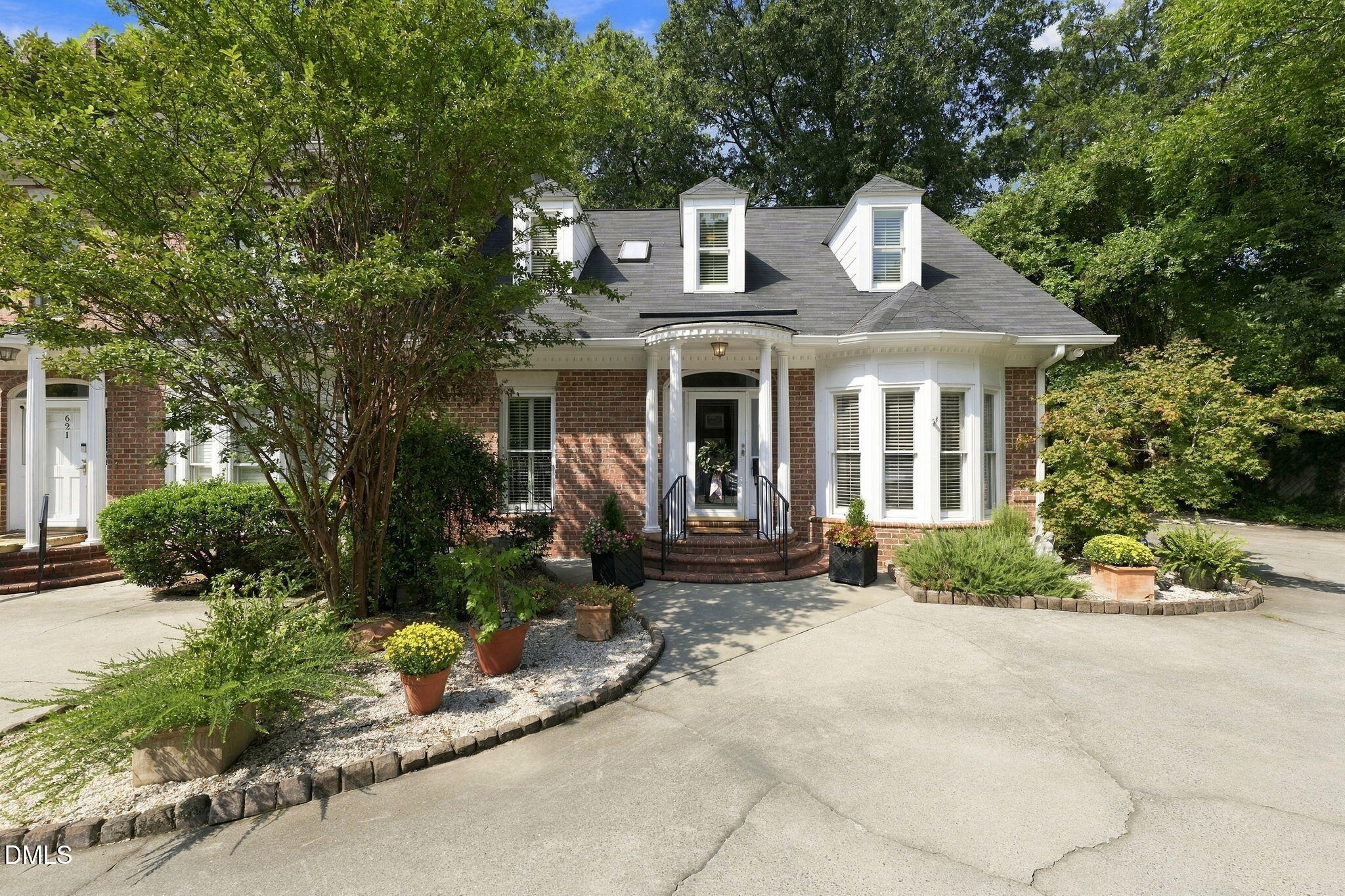 623 Isley Place Property Photo 1