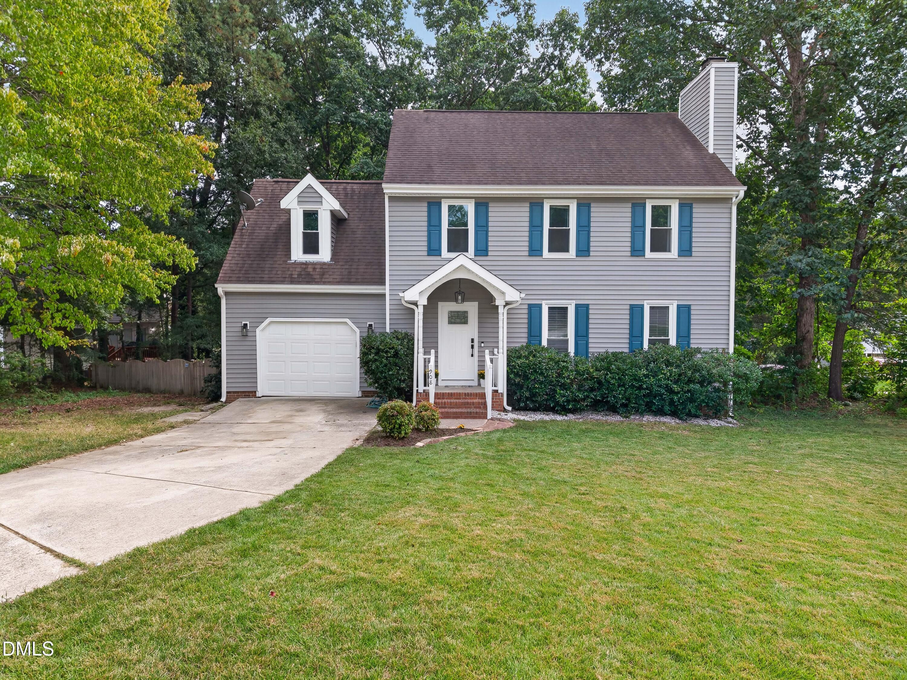 908 Clifford Drive Property Photo 1