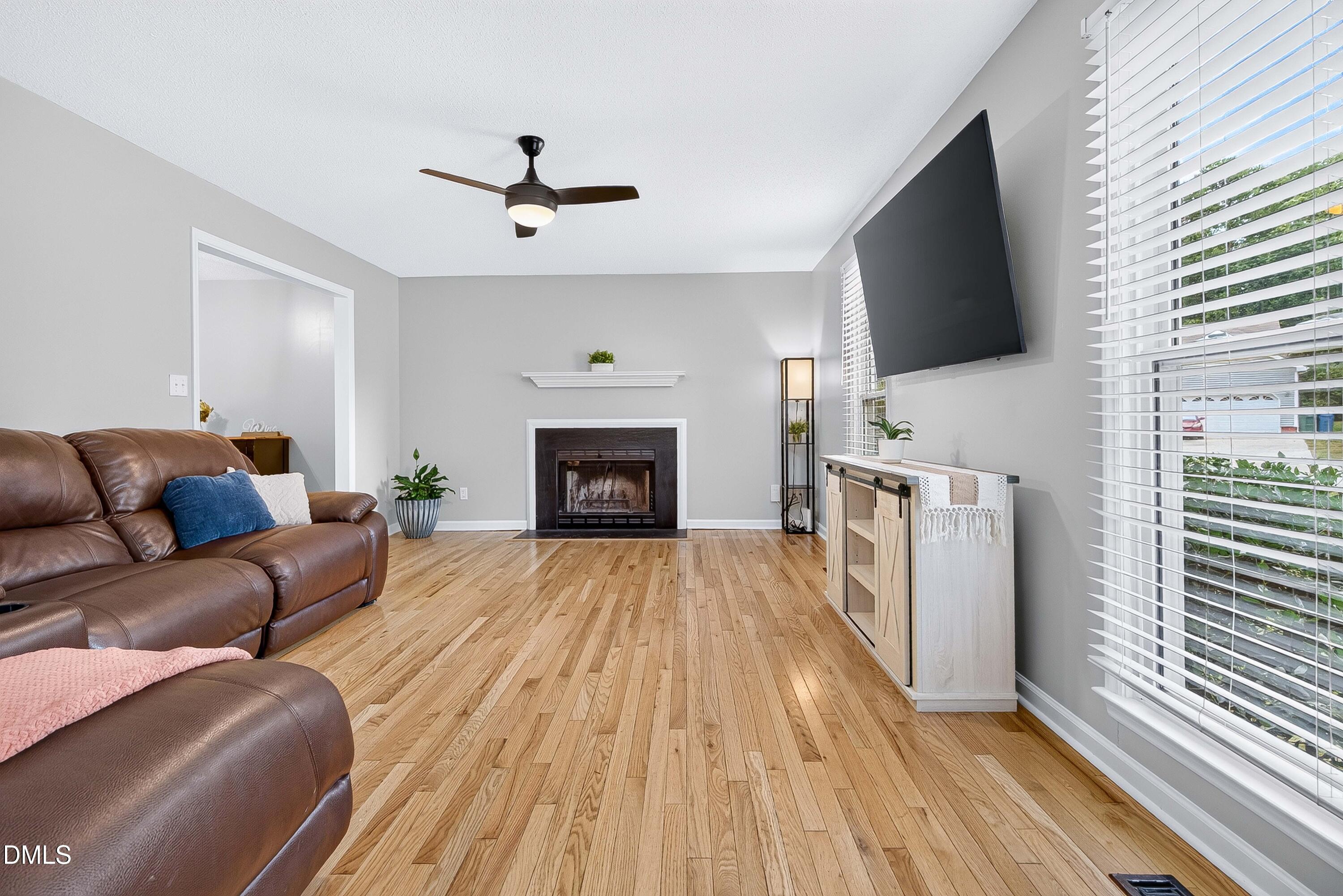 908 Clifford Drive Property Photo 6