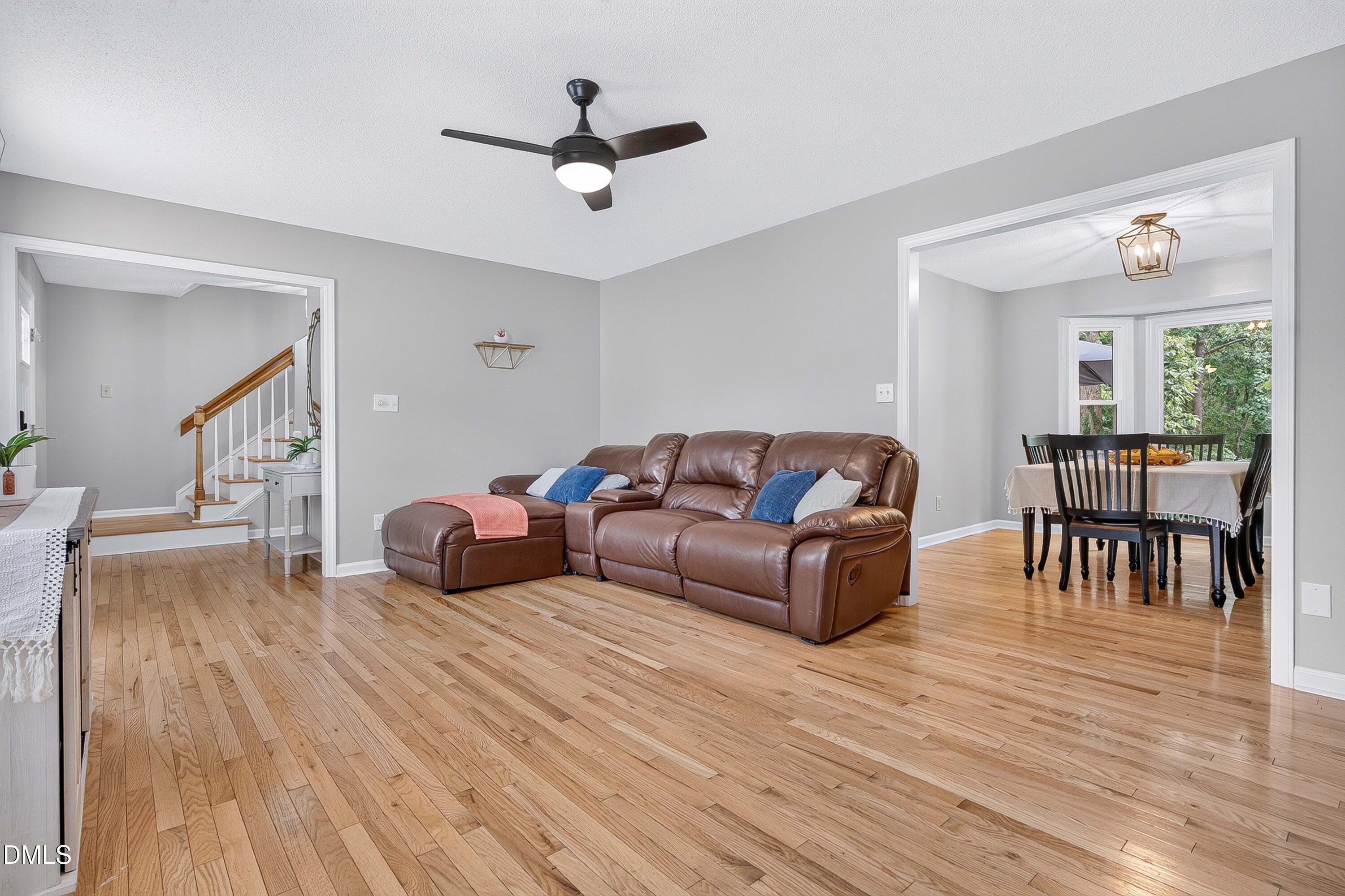 908 Clifford Drive Property Photo 8