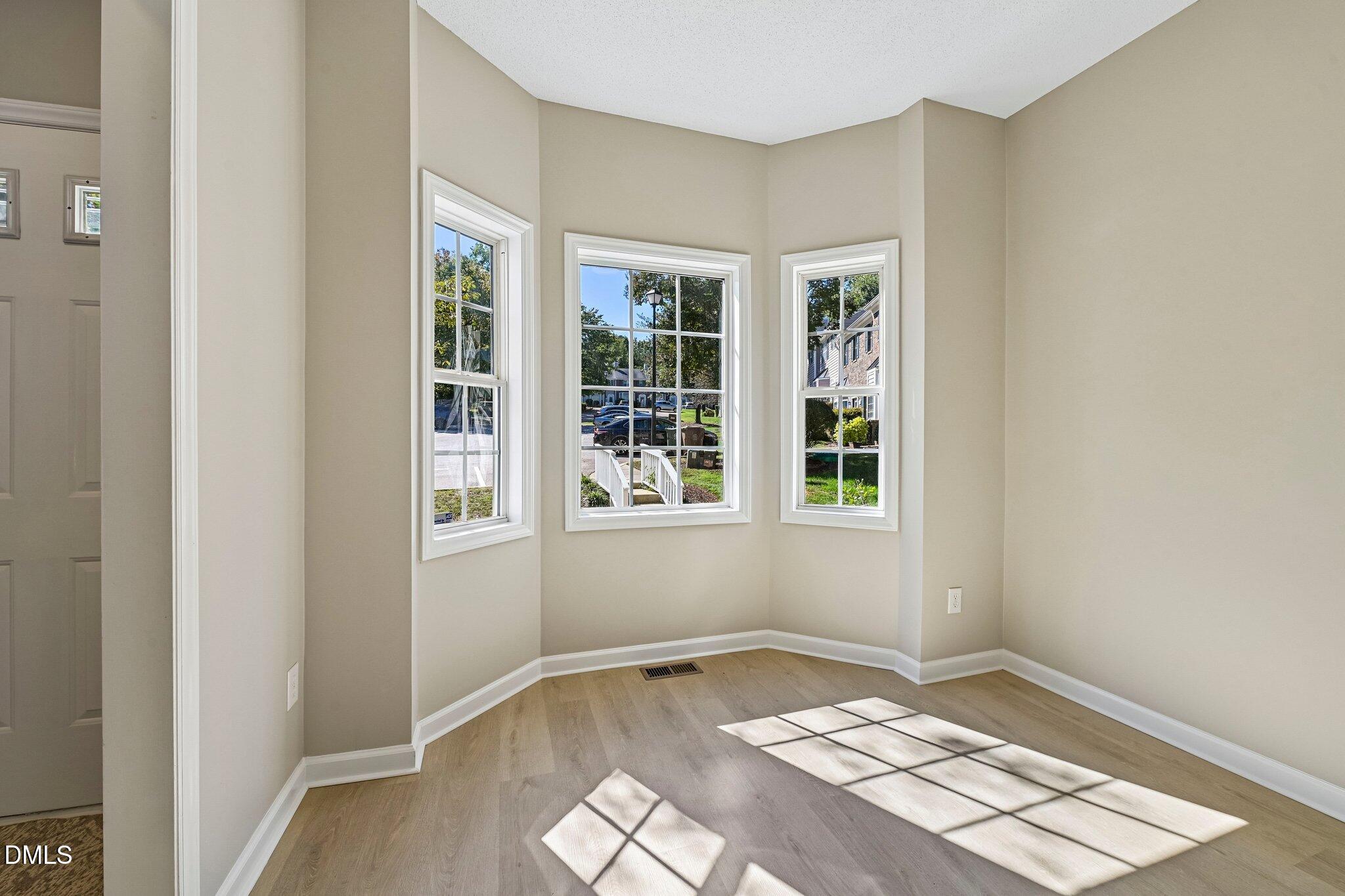 321 Silverberry Court Property Photo 8
