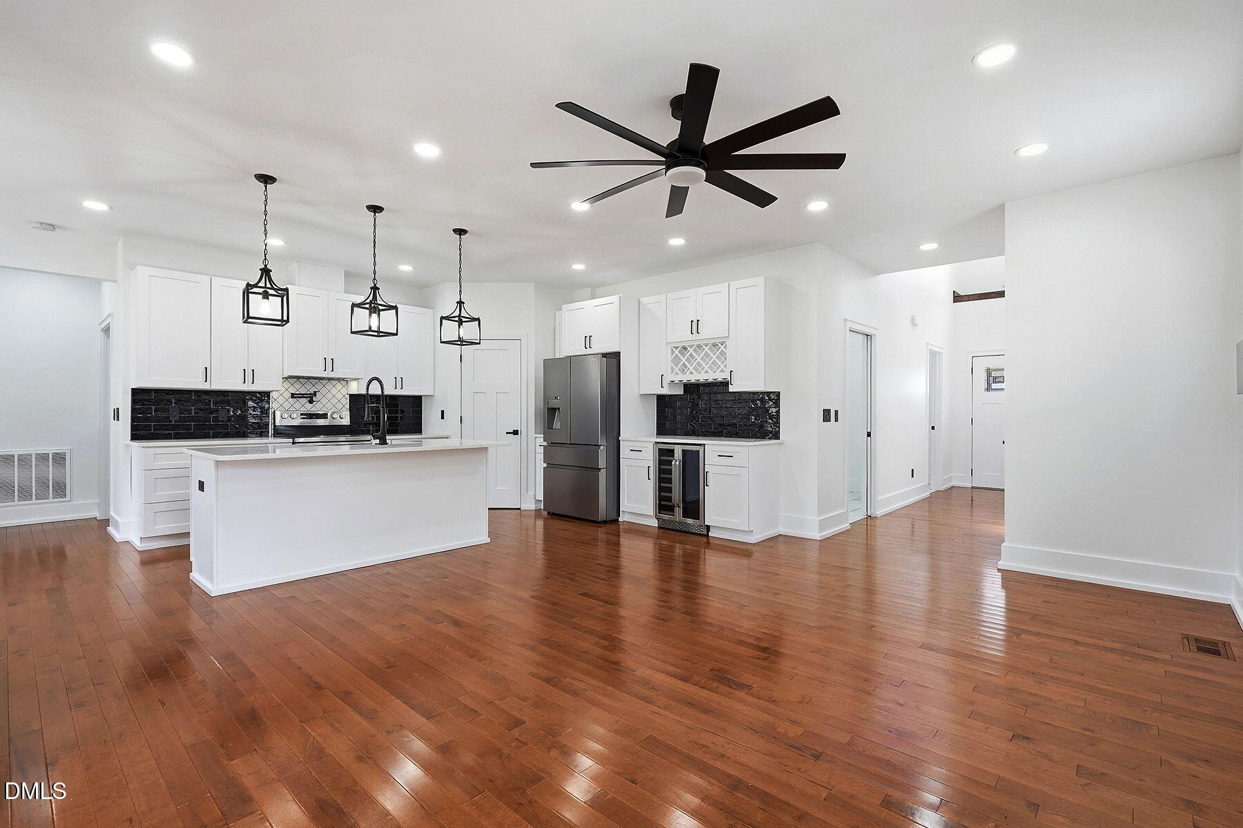 409 Hancock Street A Property Photo 8