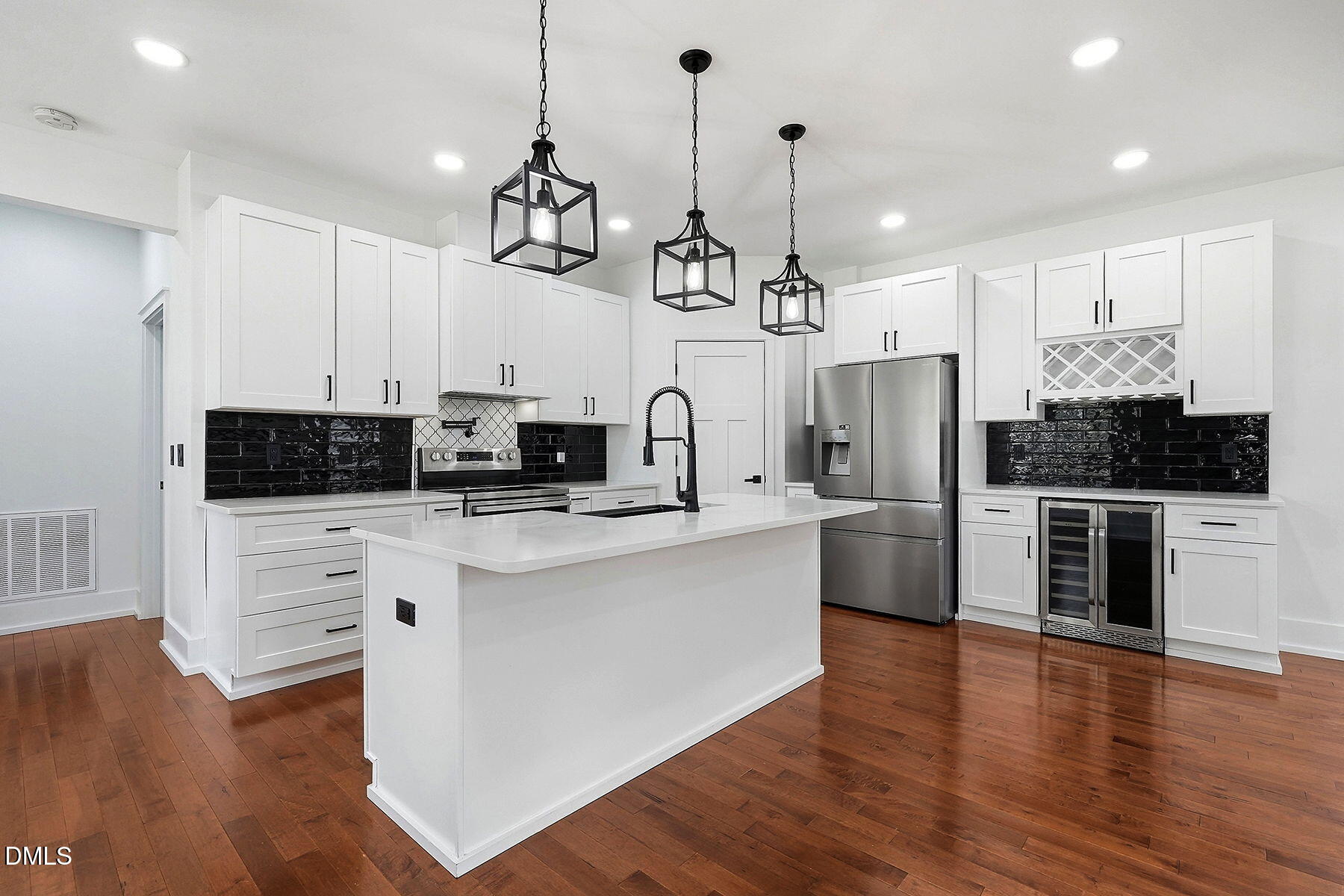 409 Hancock Street A Property Photo 11