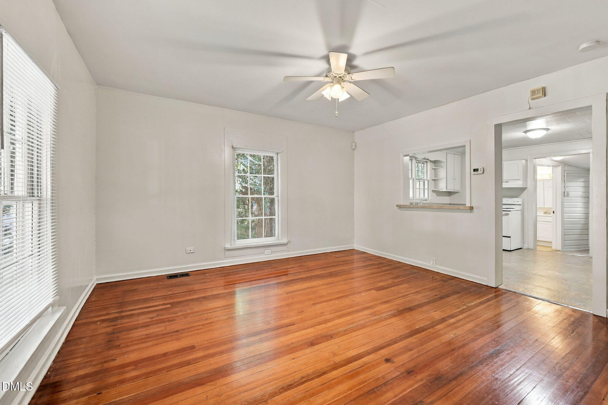 906 Orient Street Property Photo 5