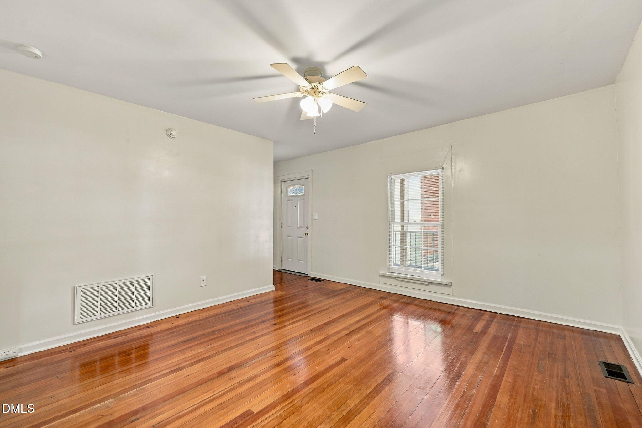 906 Orient Street Property Photo 7