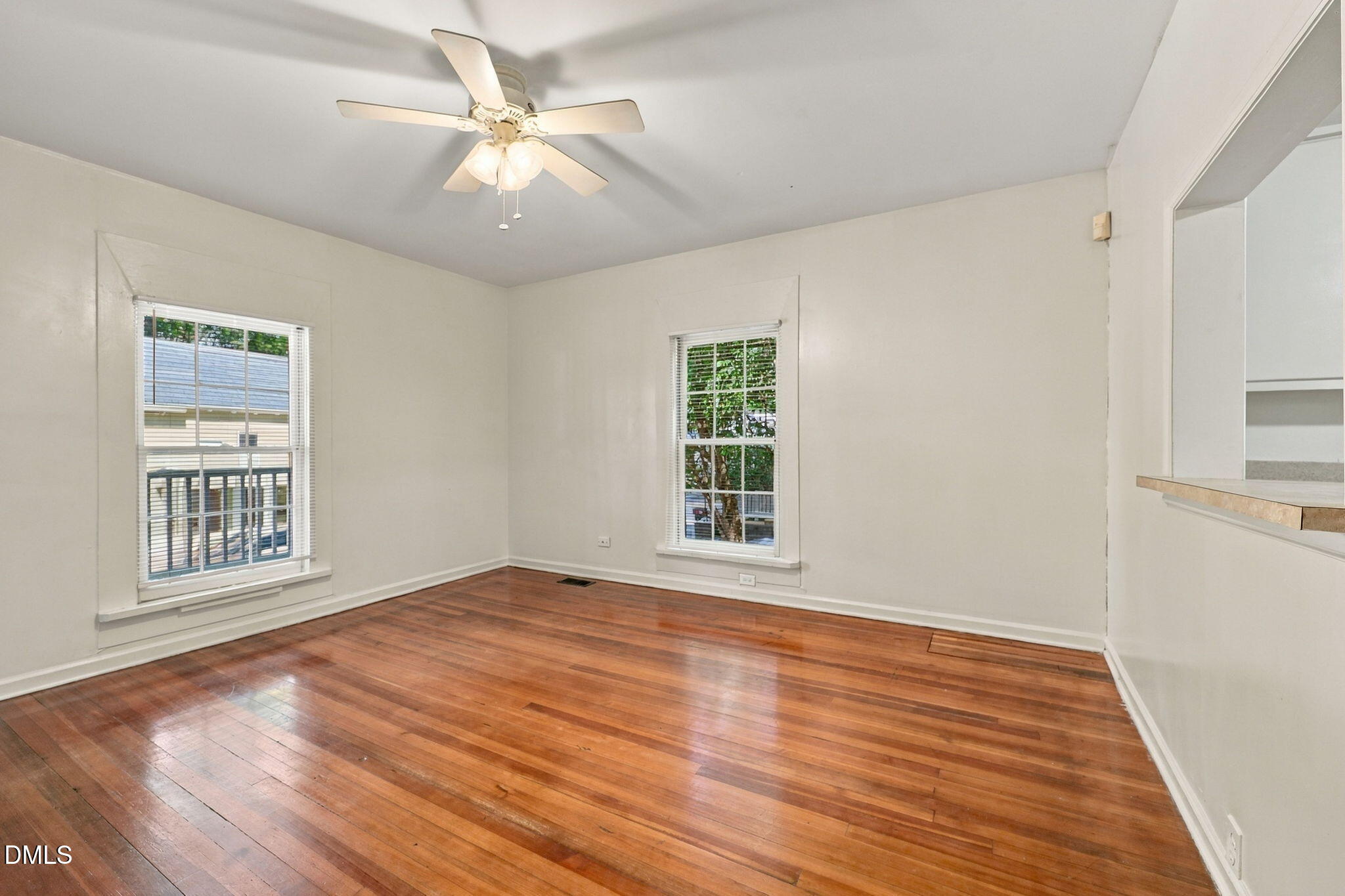 906 Orient Street Property Photo 8