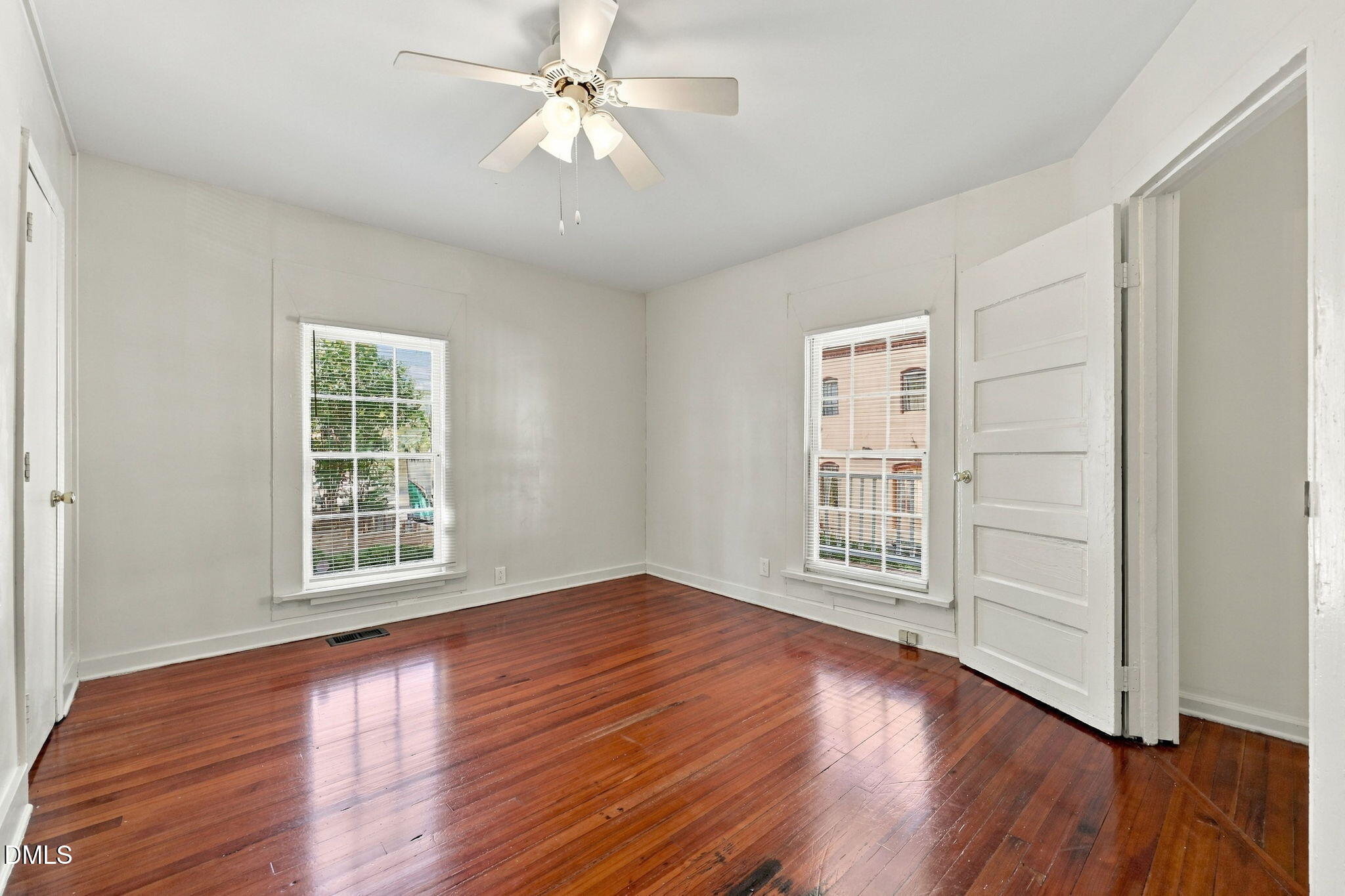 906 Orient Street Property Photo 9