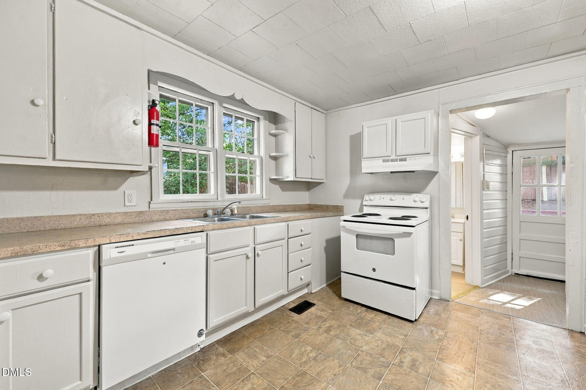 906 Orient Street Property Photo 13