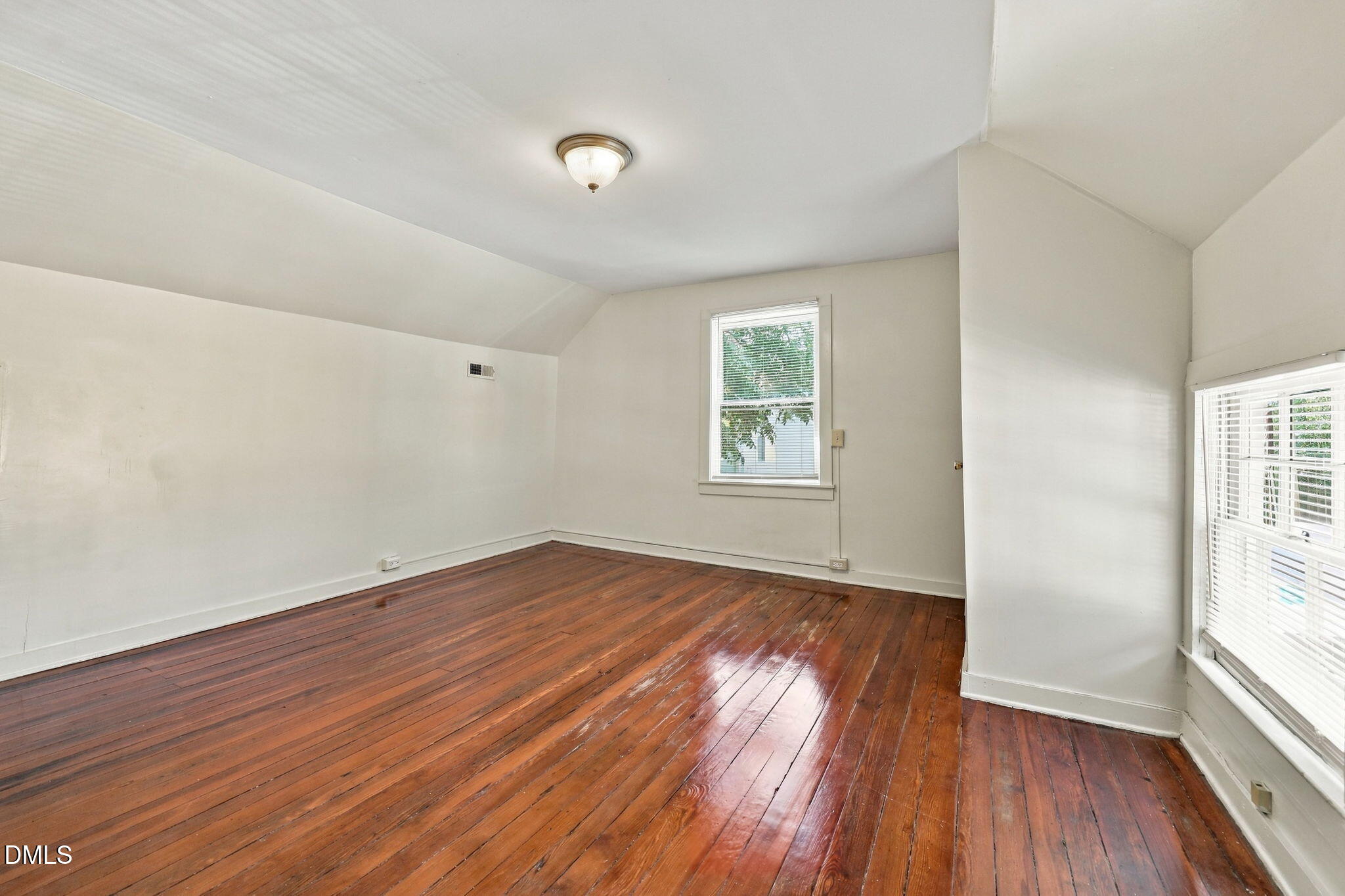 906 Orient Street Property Photo 19