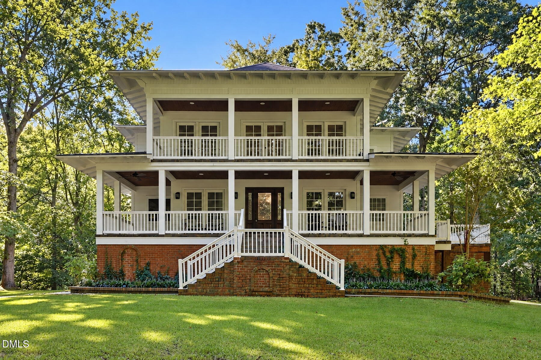 415 River Bluff Drive N Property Photo 1