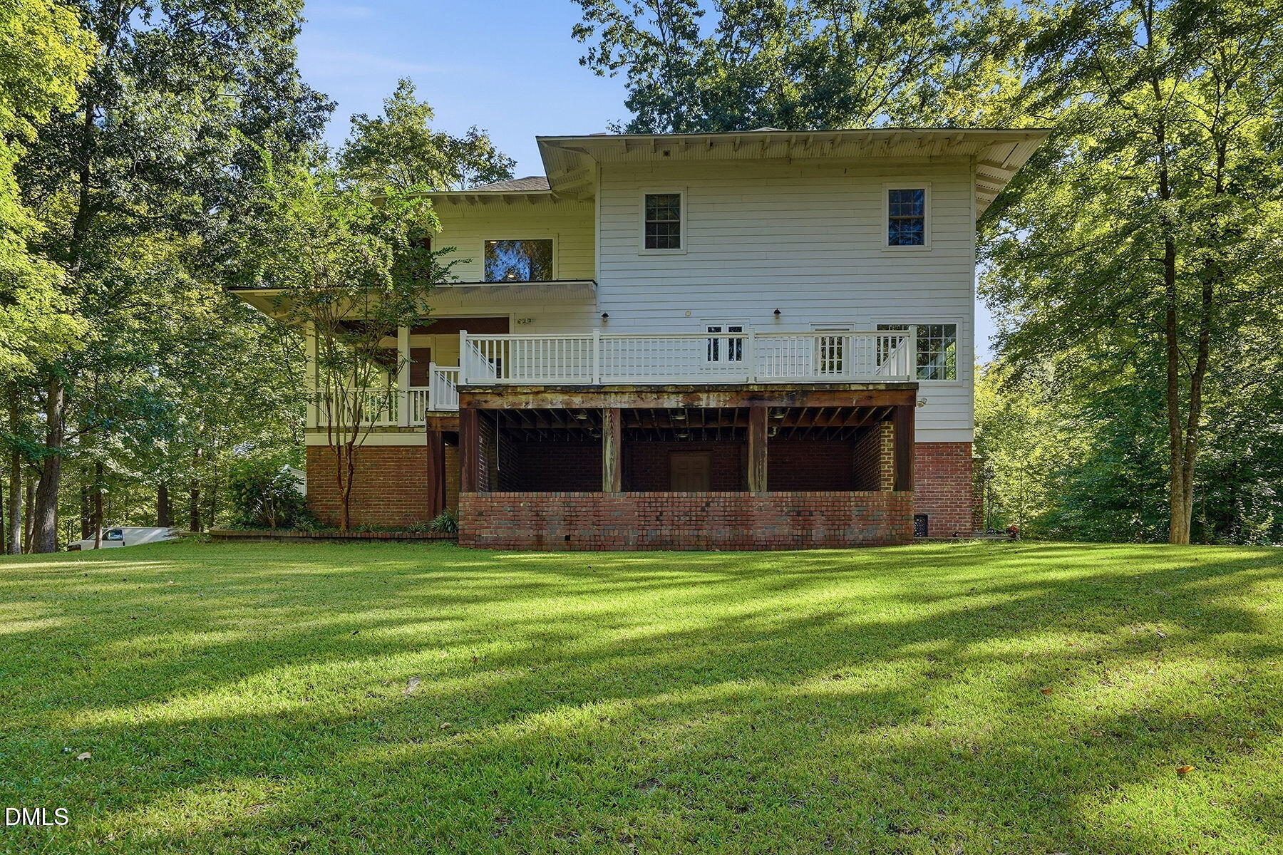 415 River Bluff Drive N Property Photo 8