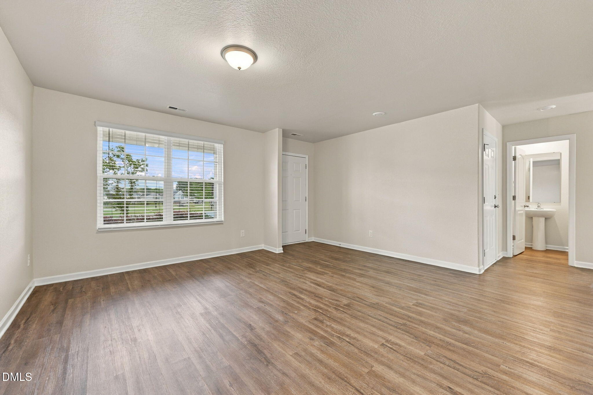 613 Howling Wind Drive Property Photo 10