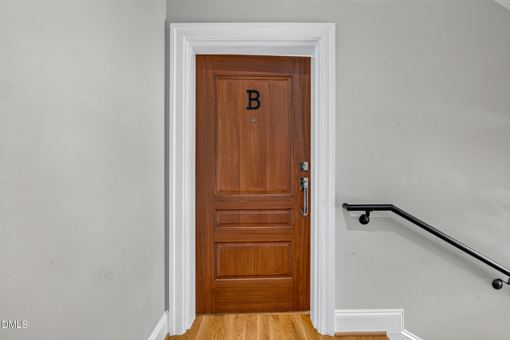 607 Smedes Place B Property Photo 6